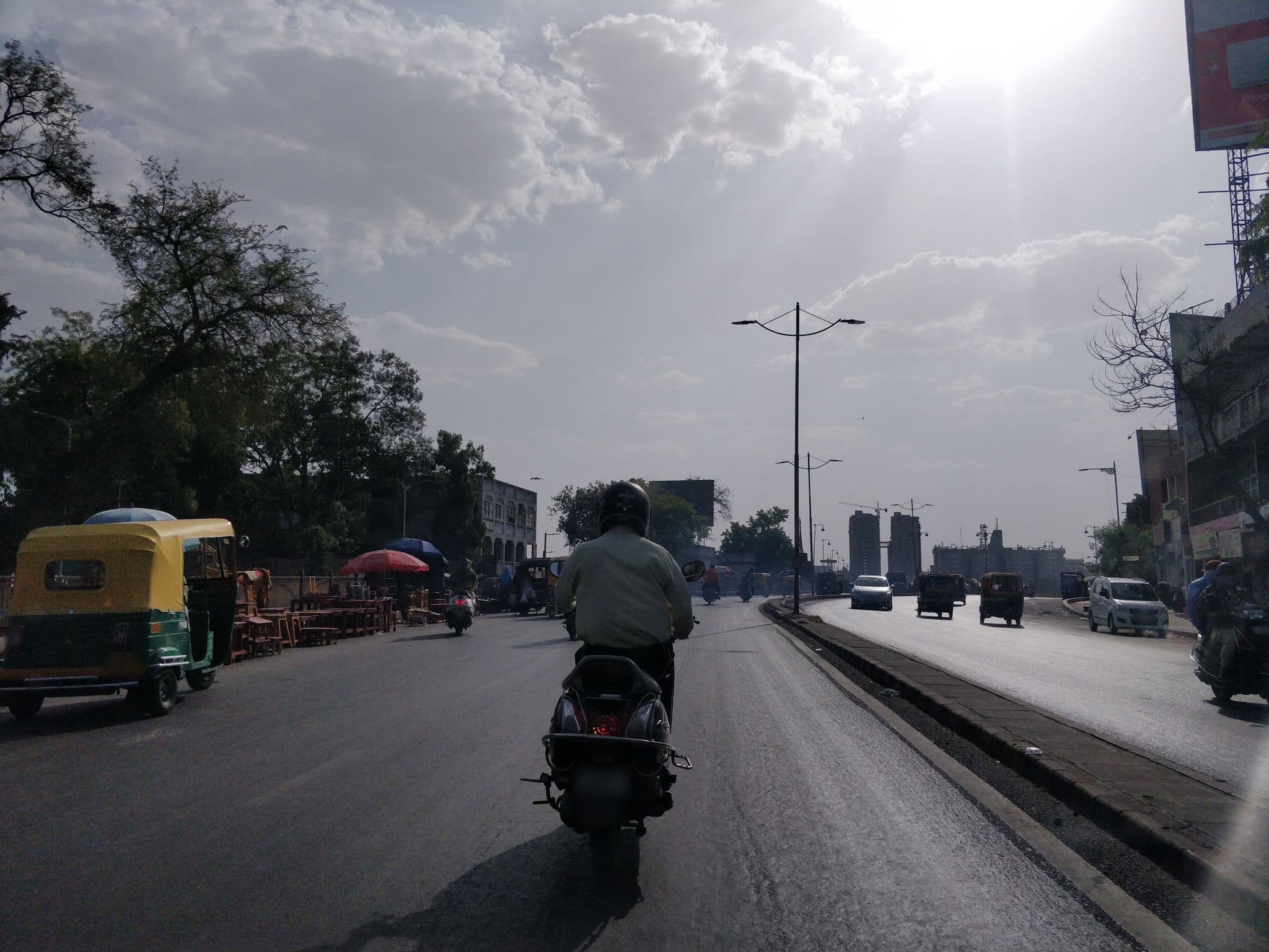 Street view near milestone, Ahmedabad — © abidandroid286 (CC BY-SA · Mapillary)