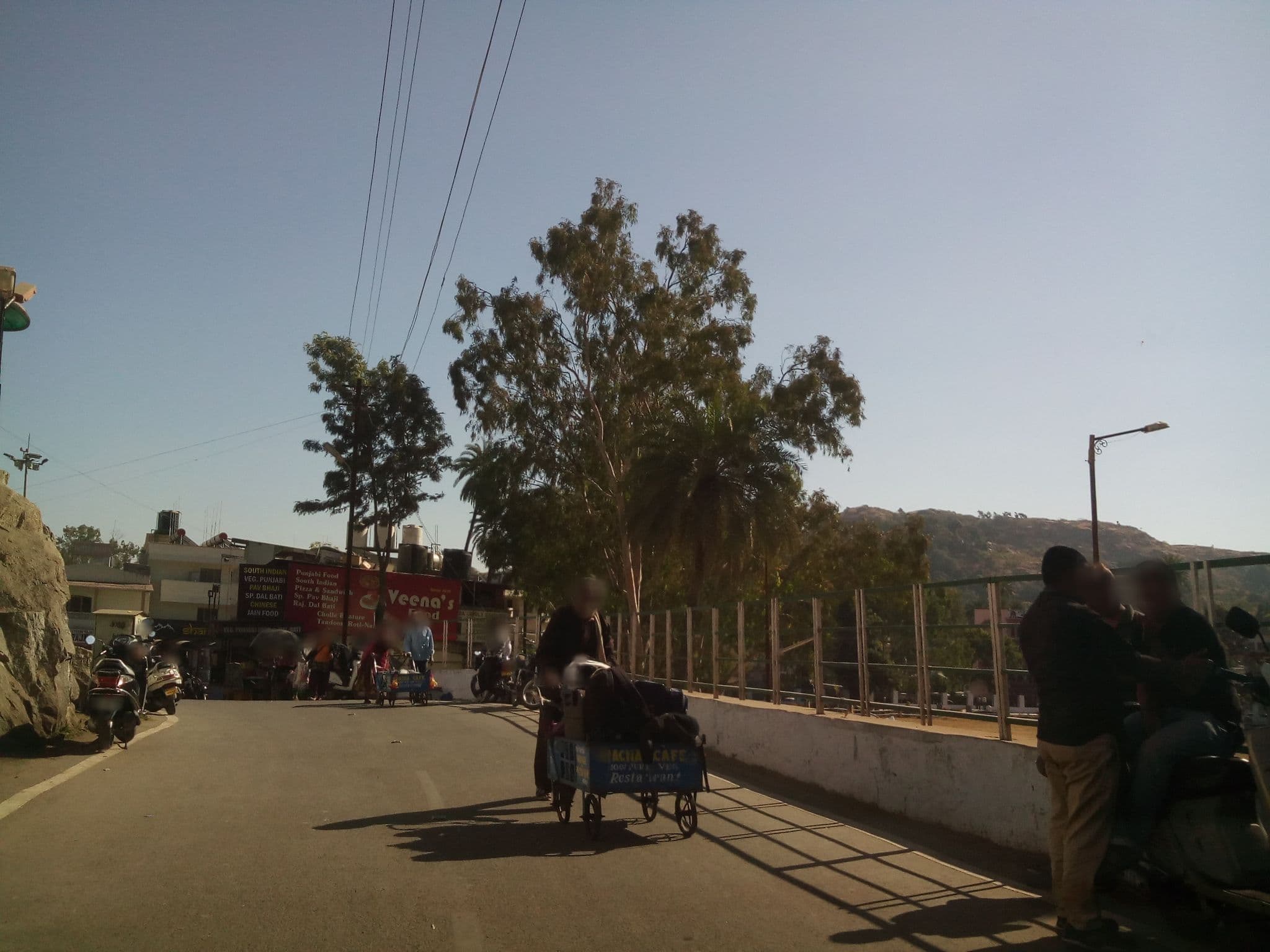Street view near Hotel Samrat, Ābu — © shravan91 (CC BY-SA · Mapillary)