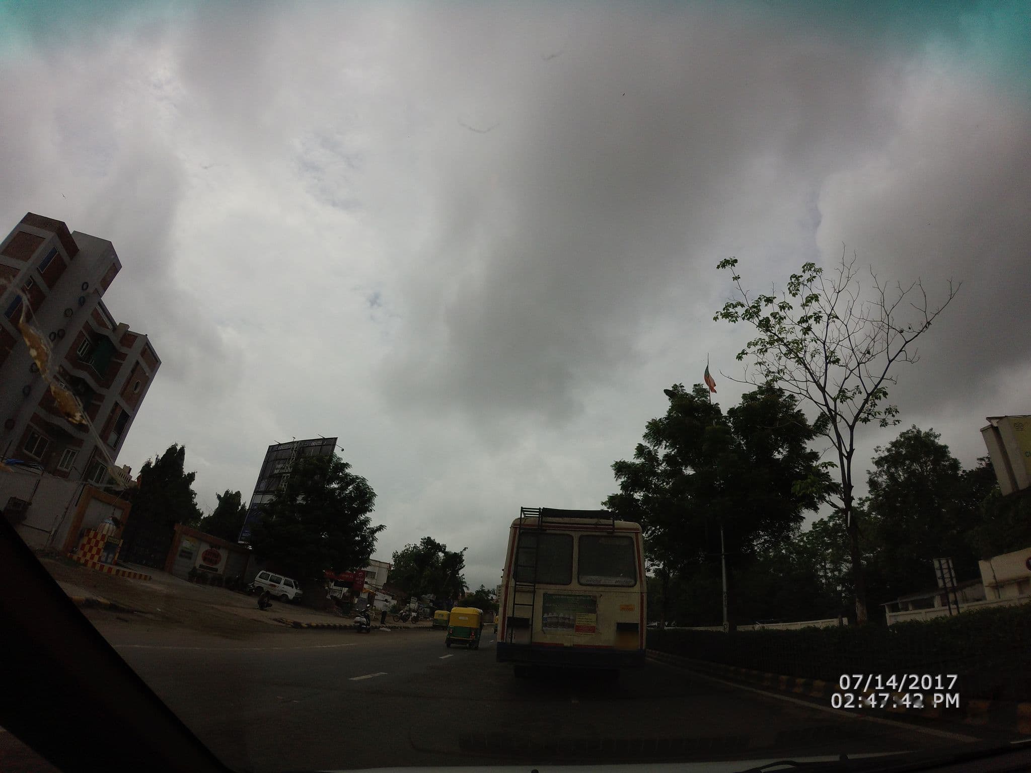 Street view near OYO 3125 Hotel Kings Residency, Bhat — © shravan91 (CC BY-SA · Mapillary)
