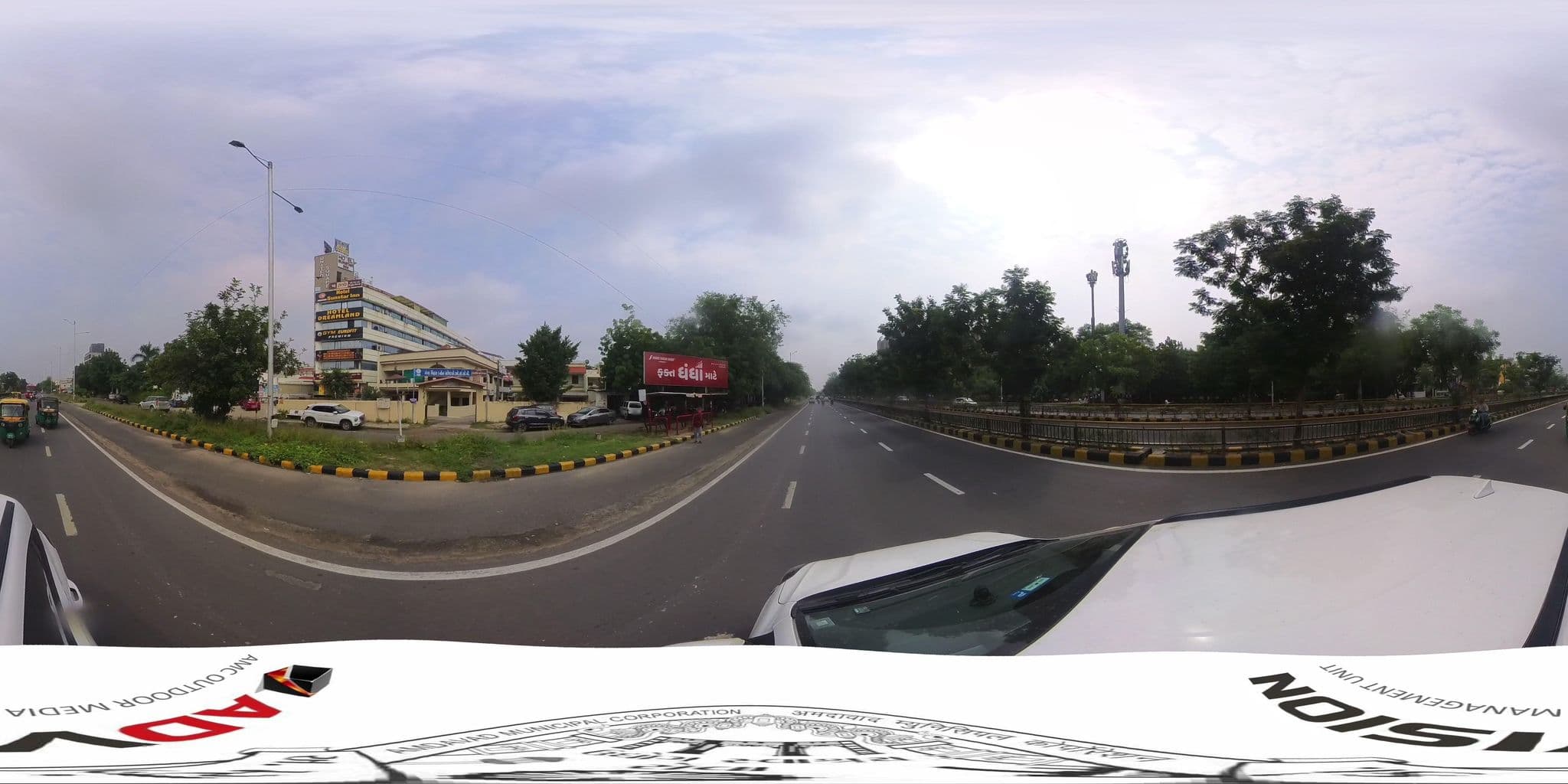 Street view near Hotel Sunstar Inn, Bhat — © skysign (CC BY-SA · Mapillary)