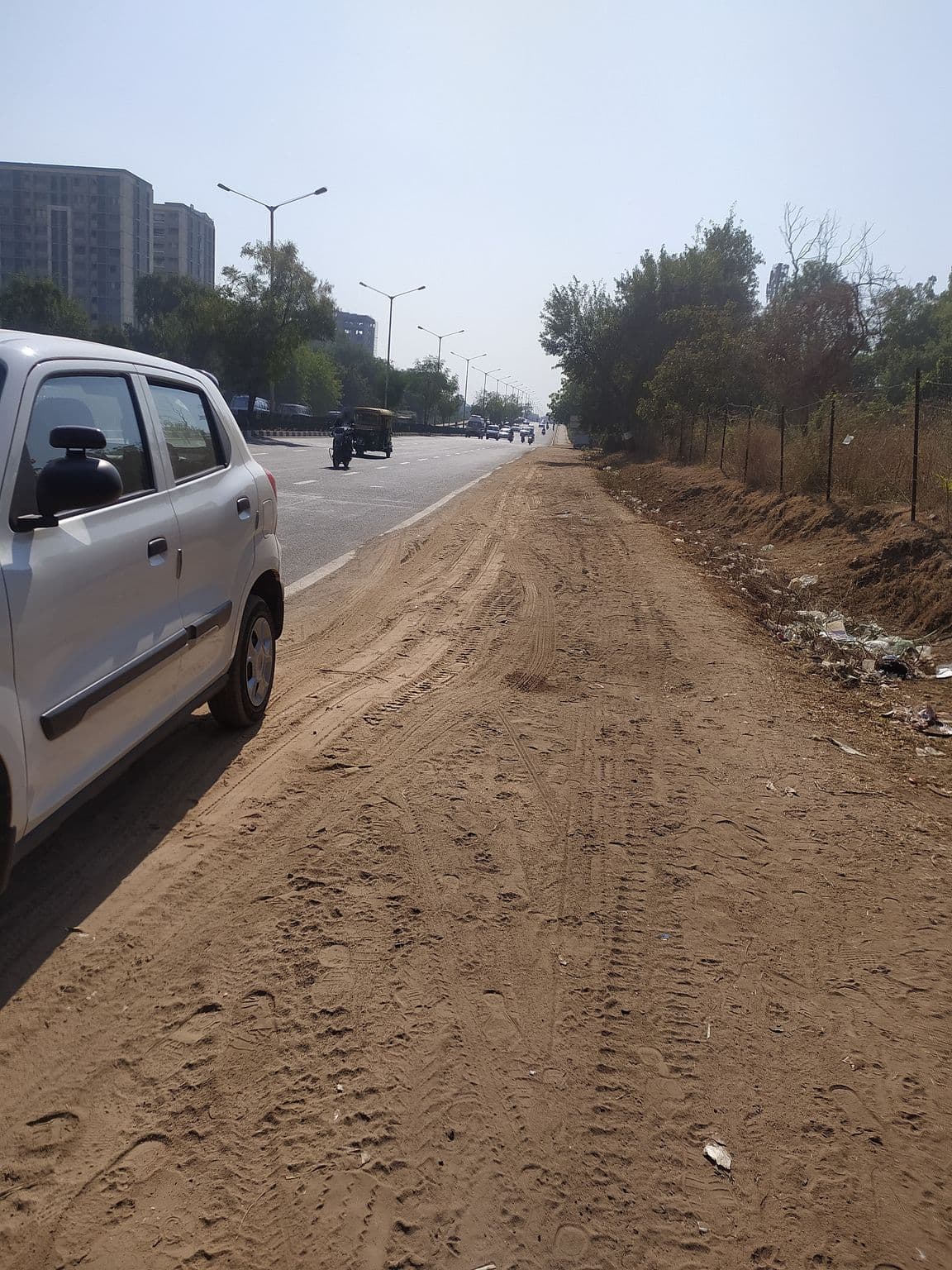 Street view near Narayani Farm and Resort, Bhat — © alen304 (CC BY-SA · Mapillary)