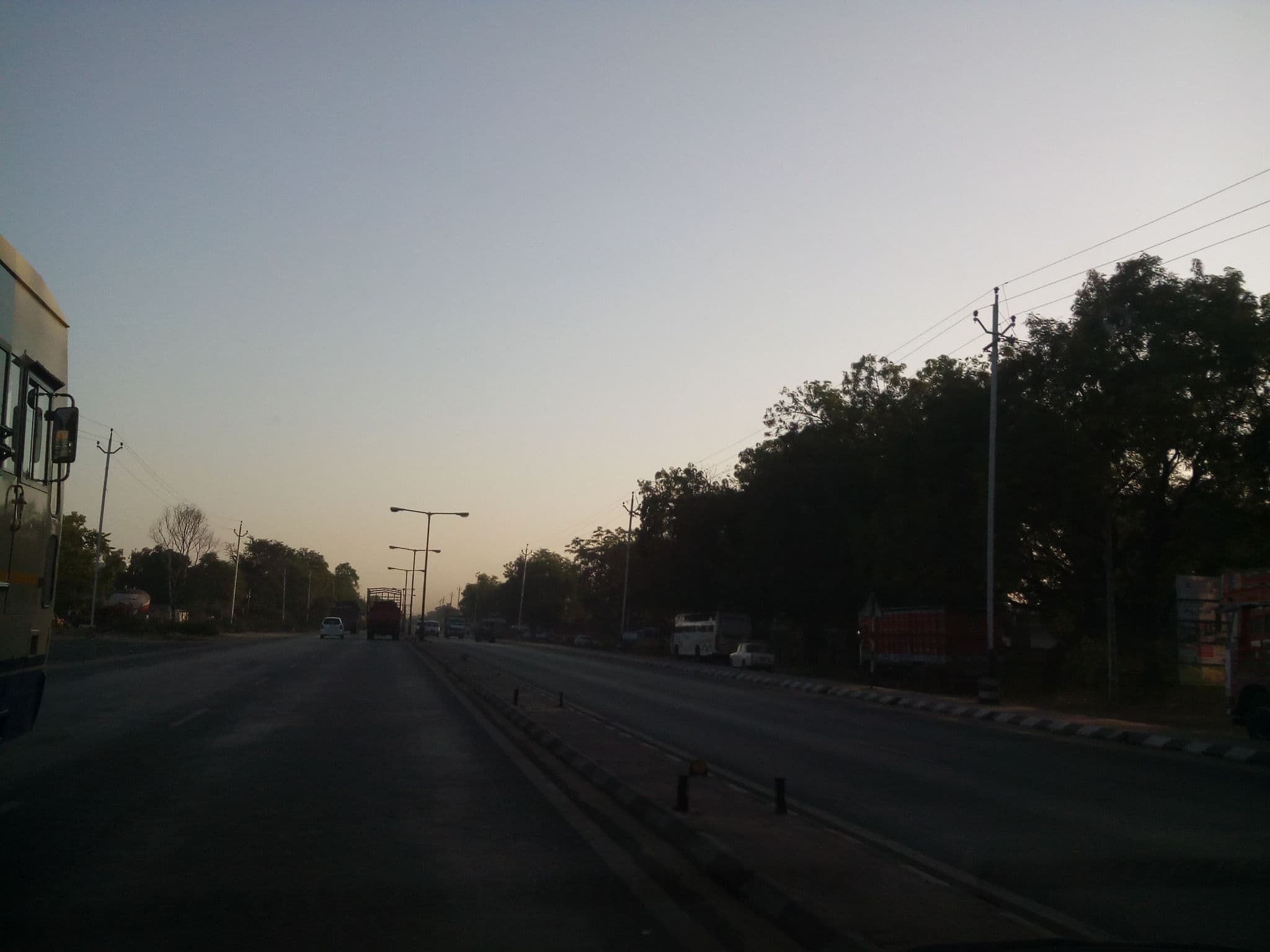 Street view near Hotel Anand, Siddhapur — © shravan91 (CC BY-SA · Mapillary)