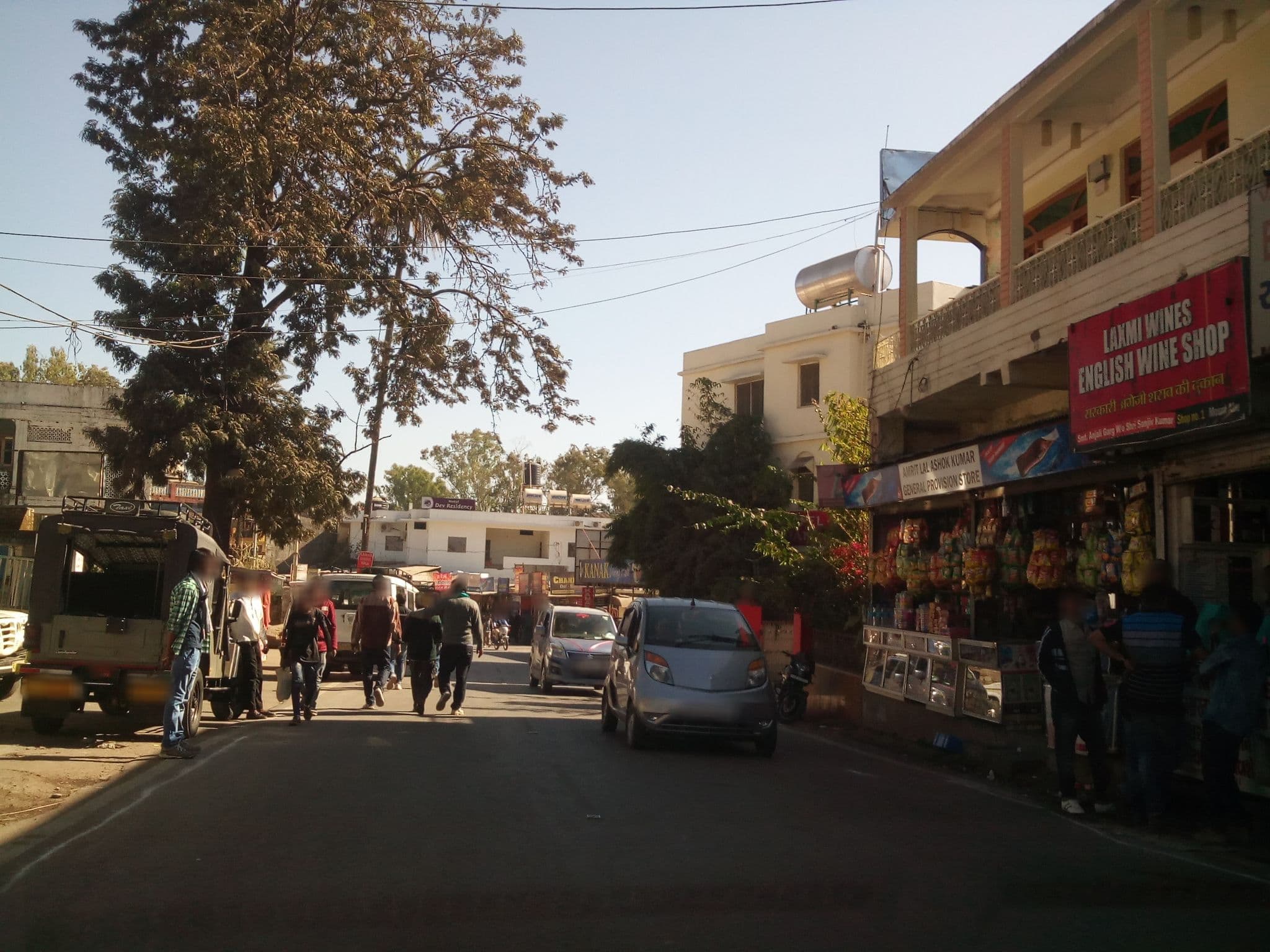 Street view near Hotel Asopalav, Ābu — © shravan91 (CC BY-SA · Mapillary)
