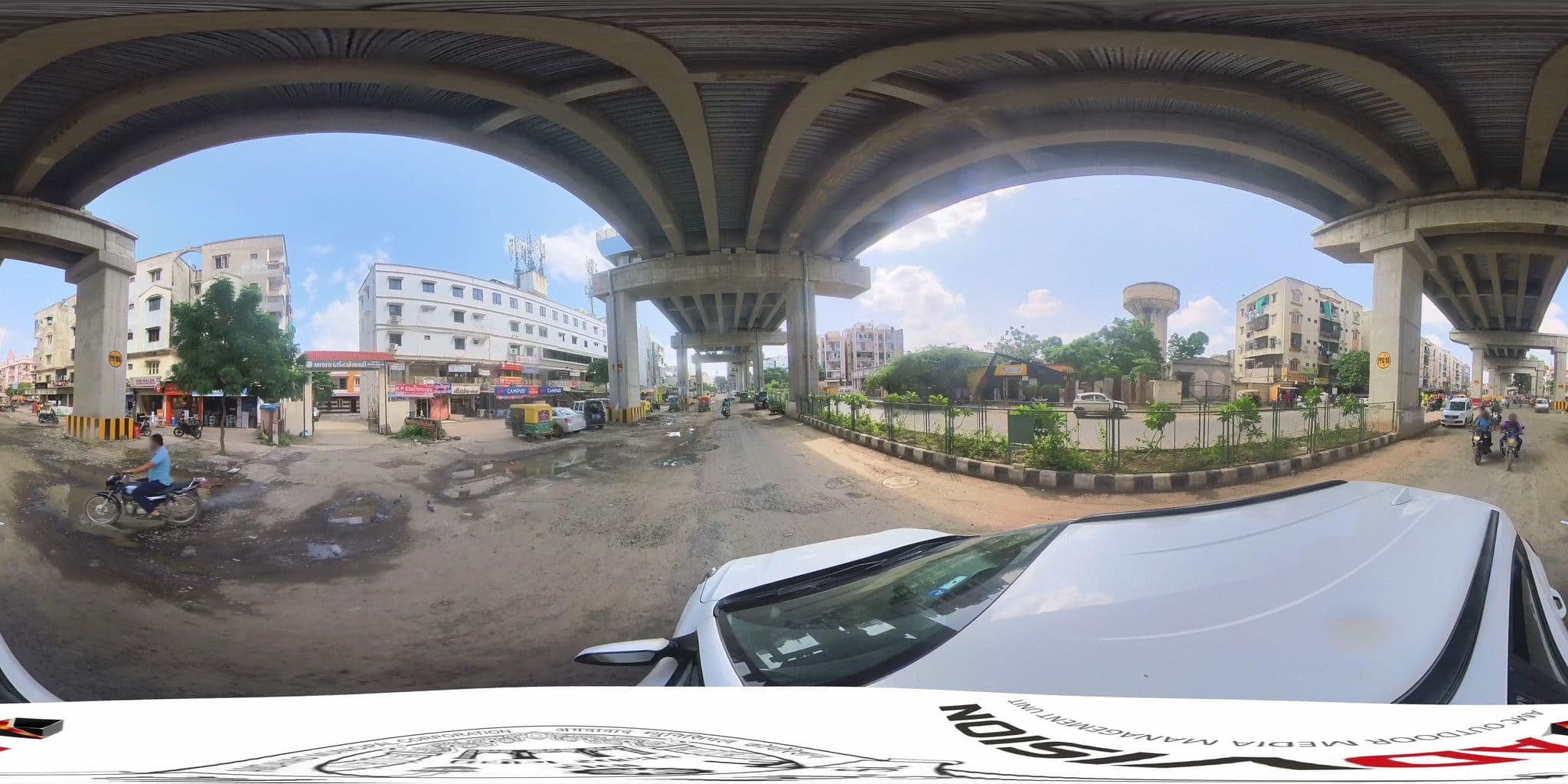 Street view near Hotel Mohini, Bhat — © skysign (CC BY-SA · Mapillary)