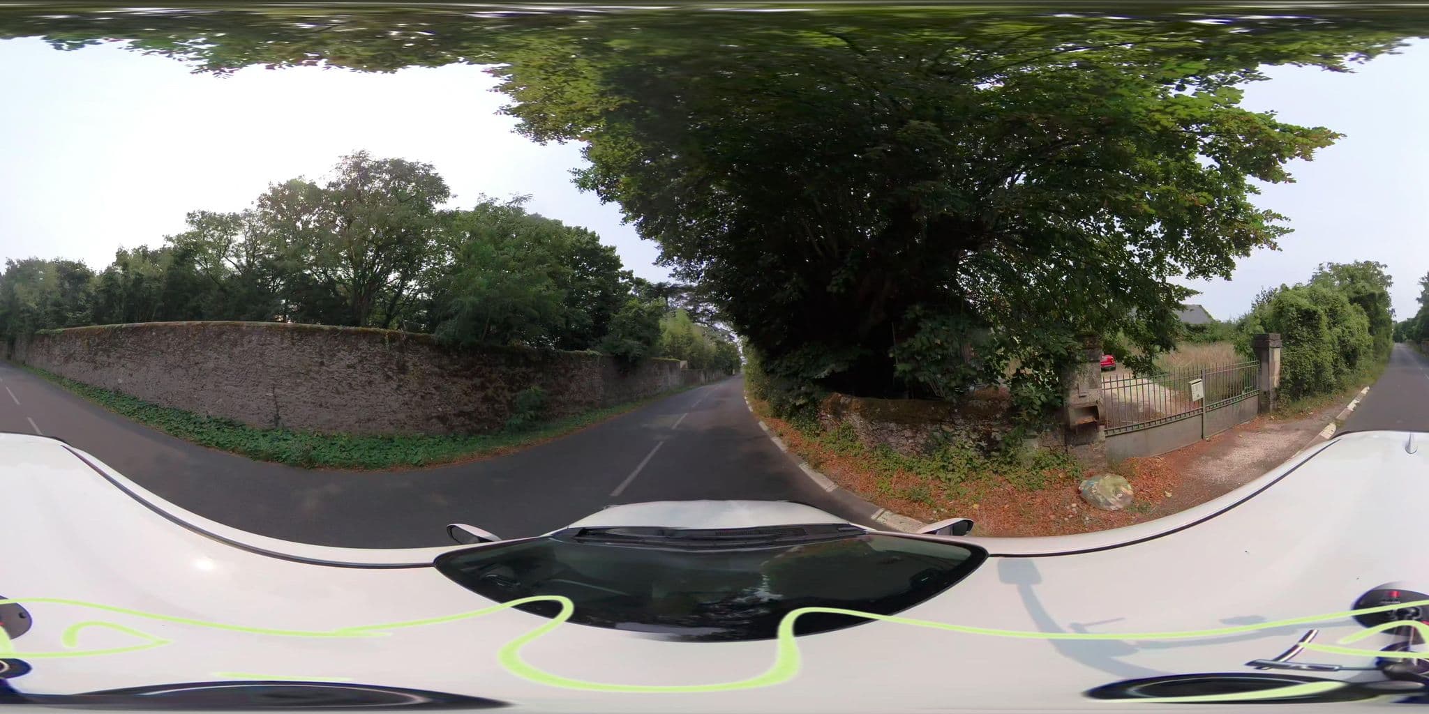 Street view near domaine de La Tortinière, Montbazon — © atchisson (CC BY-SA · Mapillary)