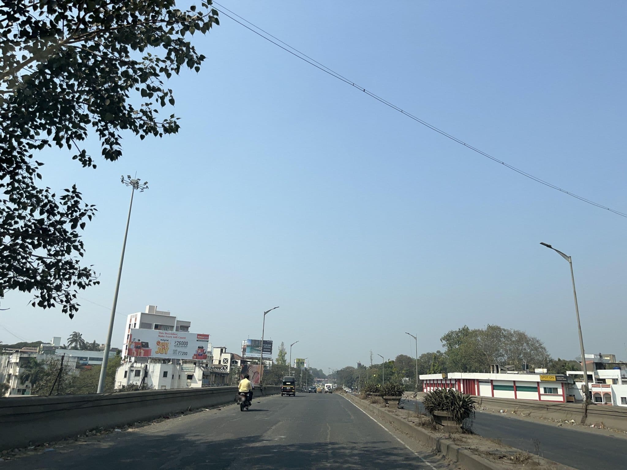 Street view near StayVista Rooms At Nashik Road, Deolāli — © Absawant (CC BY-SA · Mapillary)