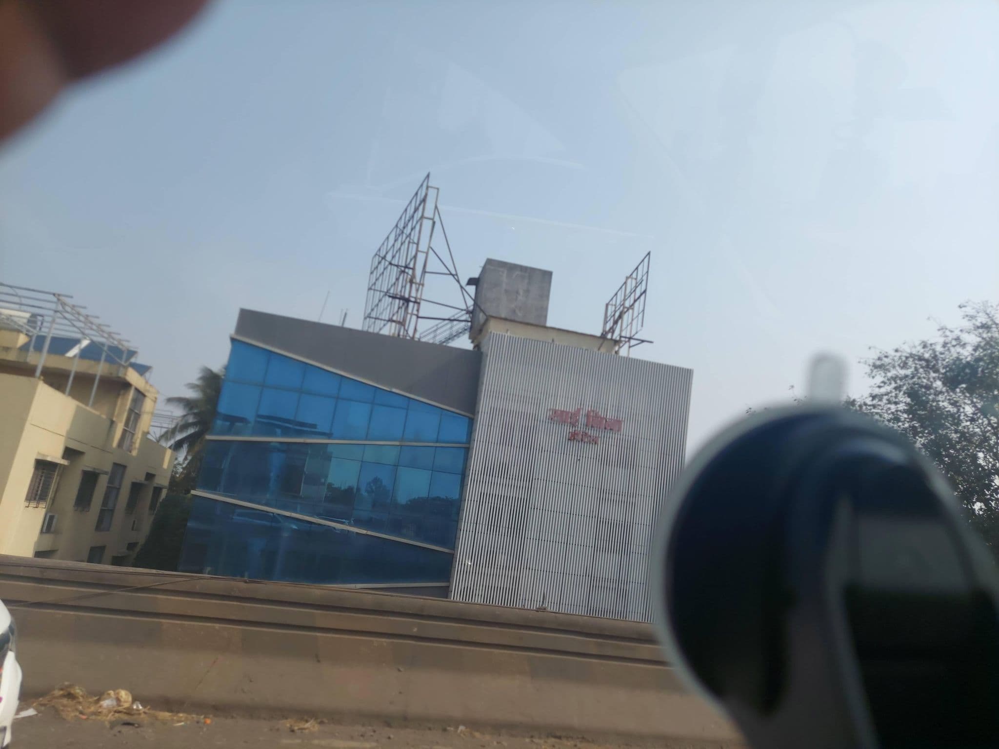 Street view near Sai Leela Hotel, Deolāli — © Dhammaratna (CC BY-SA · Mapillary)