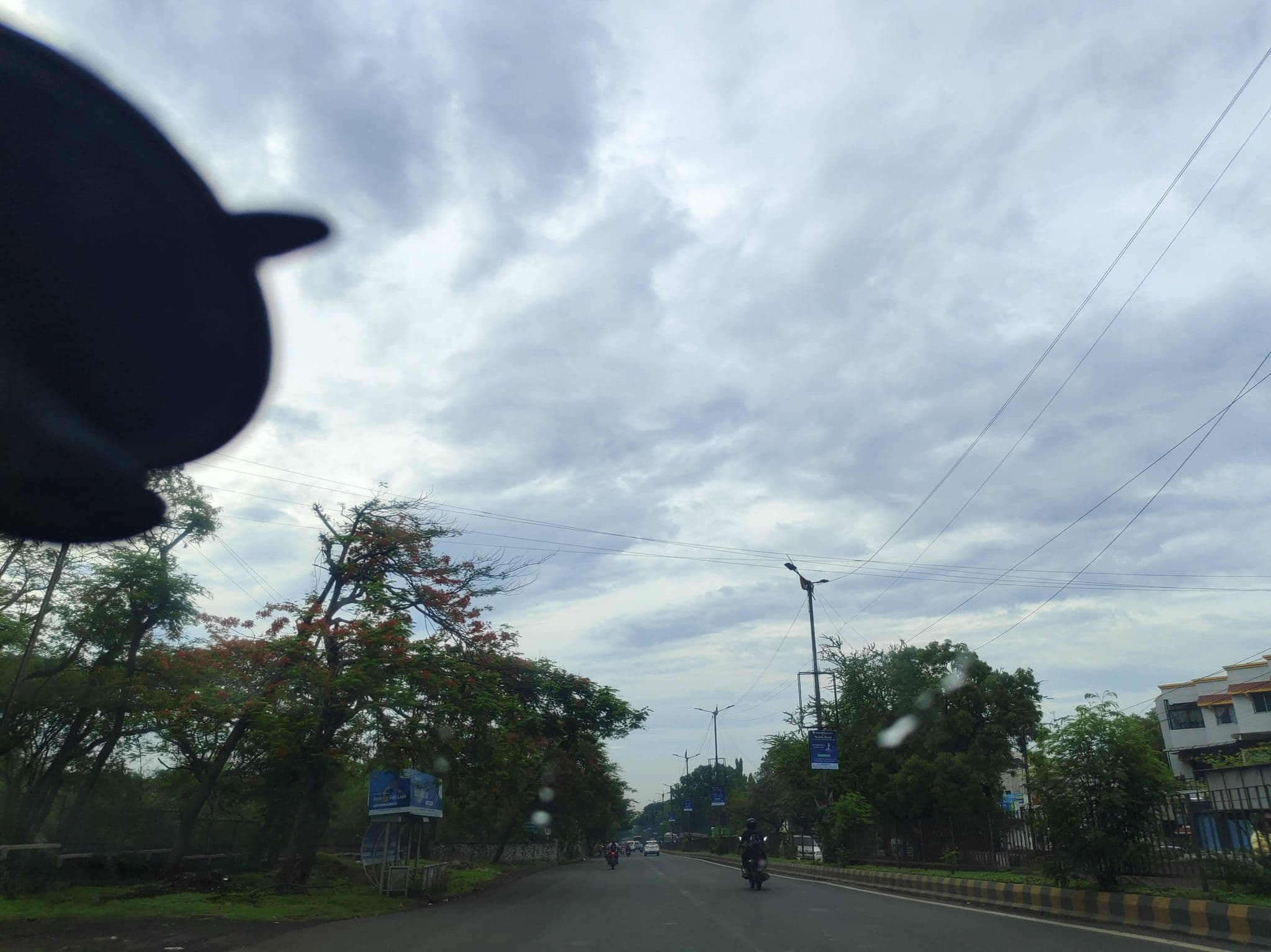 Street view near Prolific Inn, Deolāli — © Fakatkarg1988 (CC BY-SA · Mapillary)