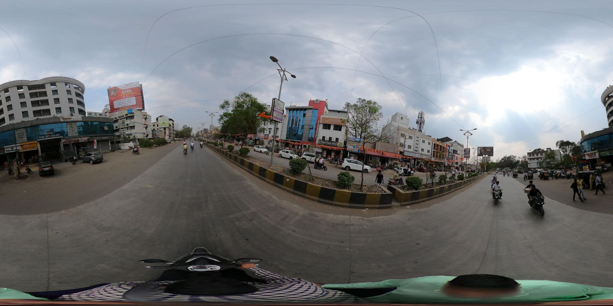 Street view near Hotel Pariwar, Aurangabad Cantonment — © HimanshuDeshpande (CC BY-SA · Mapillary)