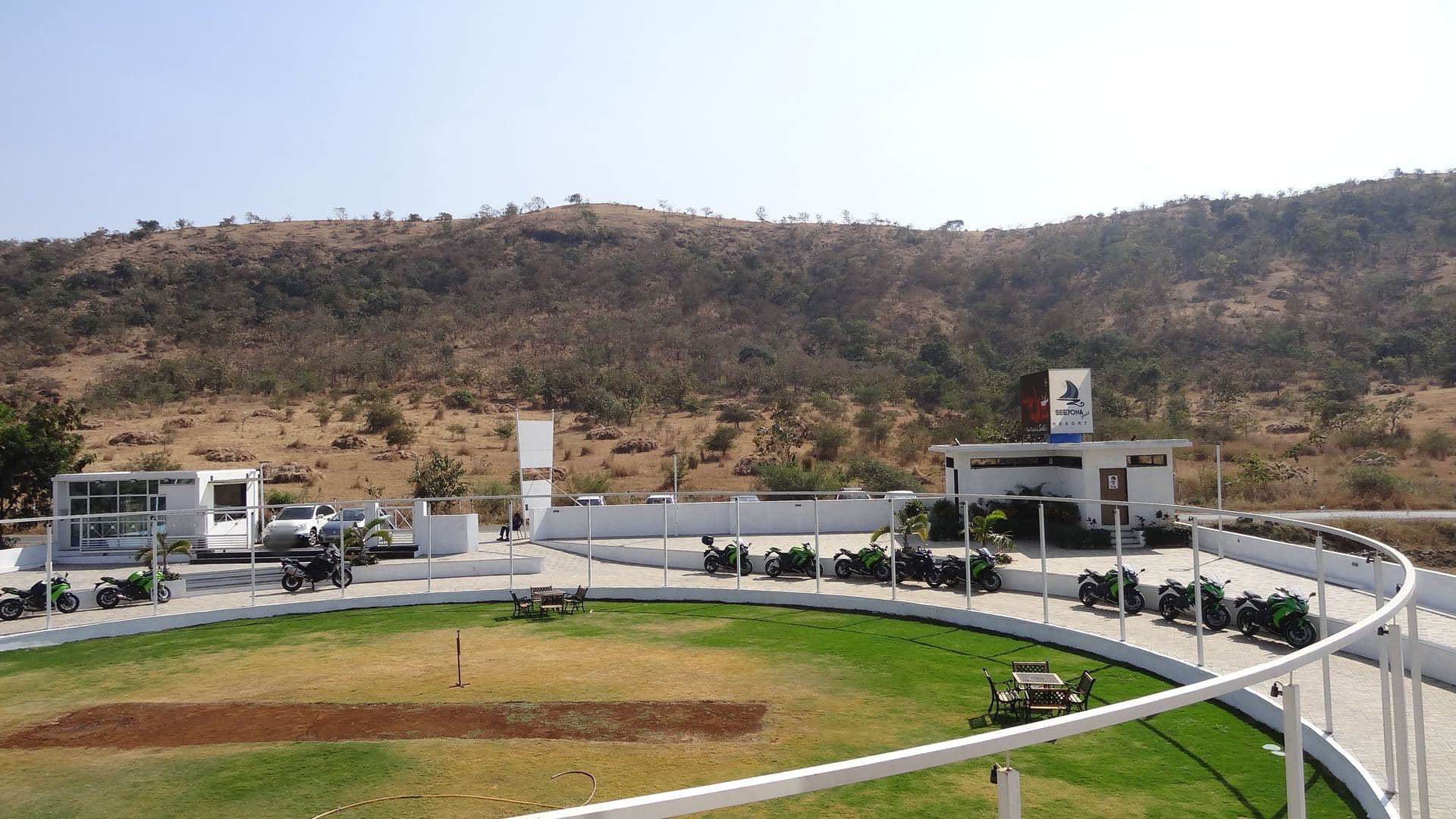 Street view near Seeyona Resort, Vilholi — © aloksharma (CC BY-SA · Mapillary)