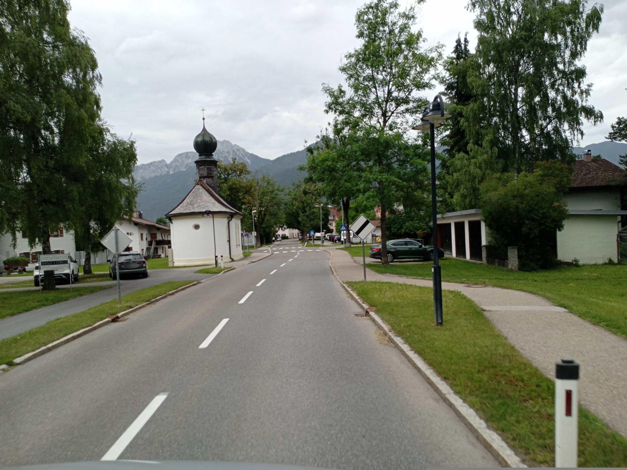 Street view near Kathrein Margit, Reutte — © atze02 (CC BY-SA · Mapillary)