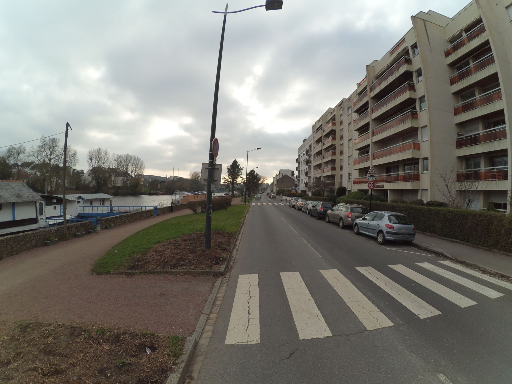 Street view near L'Embarcadère, Nantes — © c_mobilite (CC BY-SA · Mapillary)