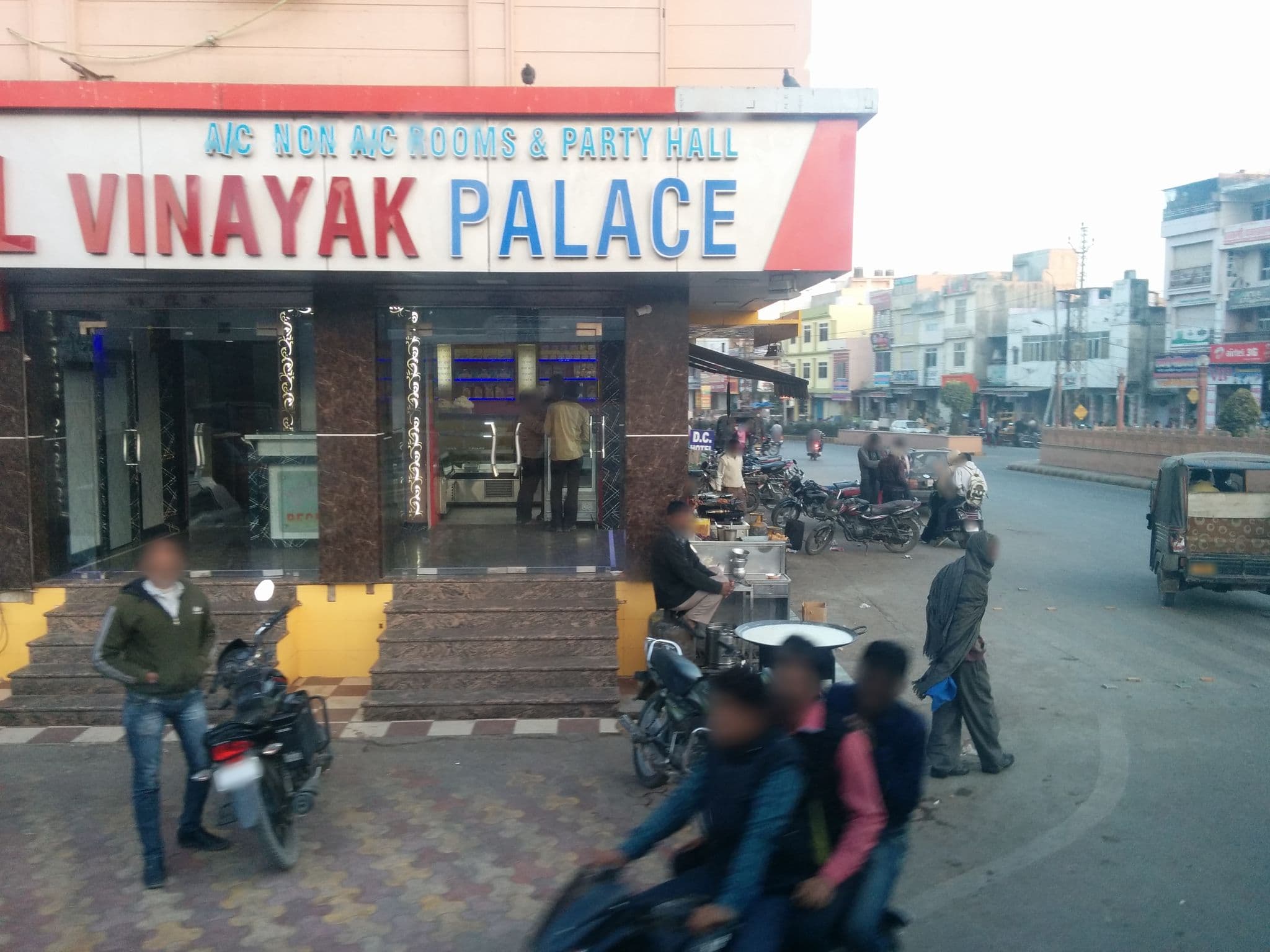 Street view near vinayak hotel, Chittorgarh — © sashazykov (CC BY-SA · Mapillary)