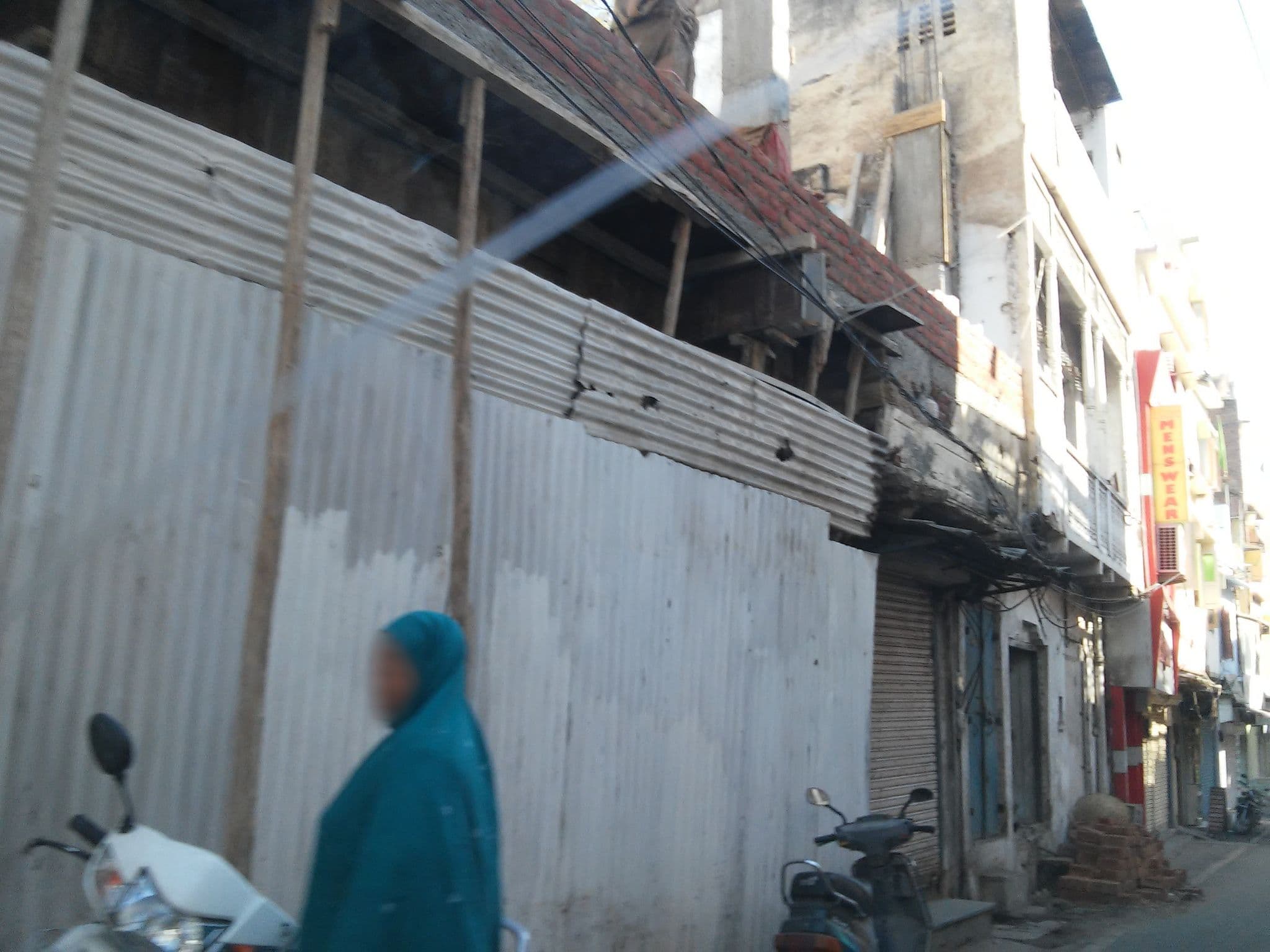Street view near Hotel Akshat Niwas, Udaipur — © shravan91 (CC BY-SA · Mapillary)
