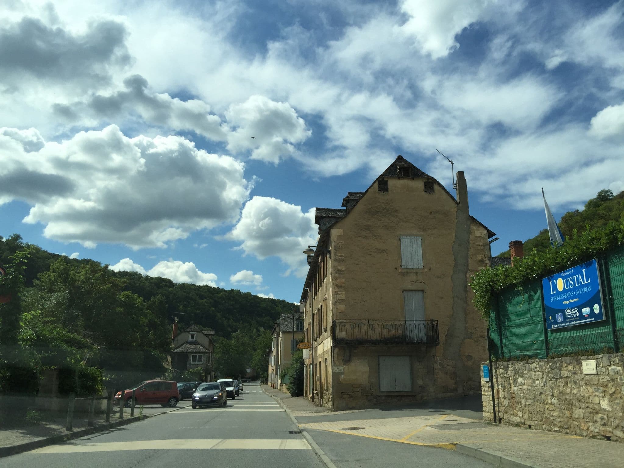 Street view near L'Oustal, Salles-la-Source — © geraldchatagnon (CC BY-SA · Mapillary)