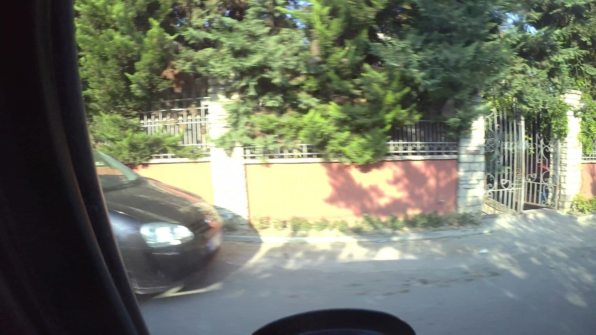 Street view near Vila Belvedere, Rrashbull — © kaart5 (CC BY-SA · Mapillary)