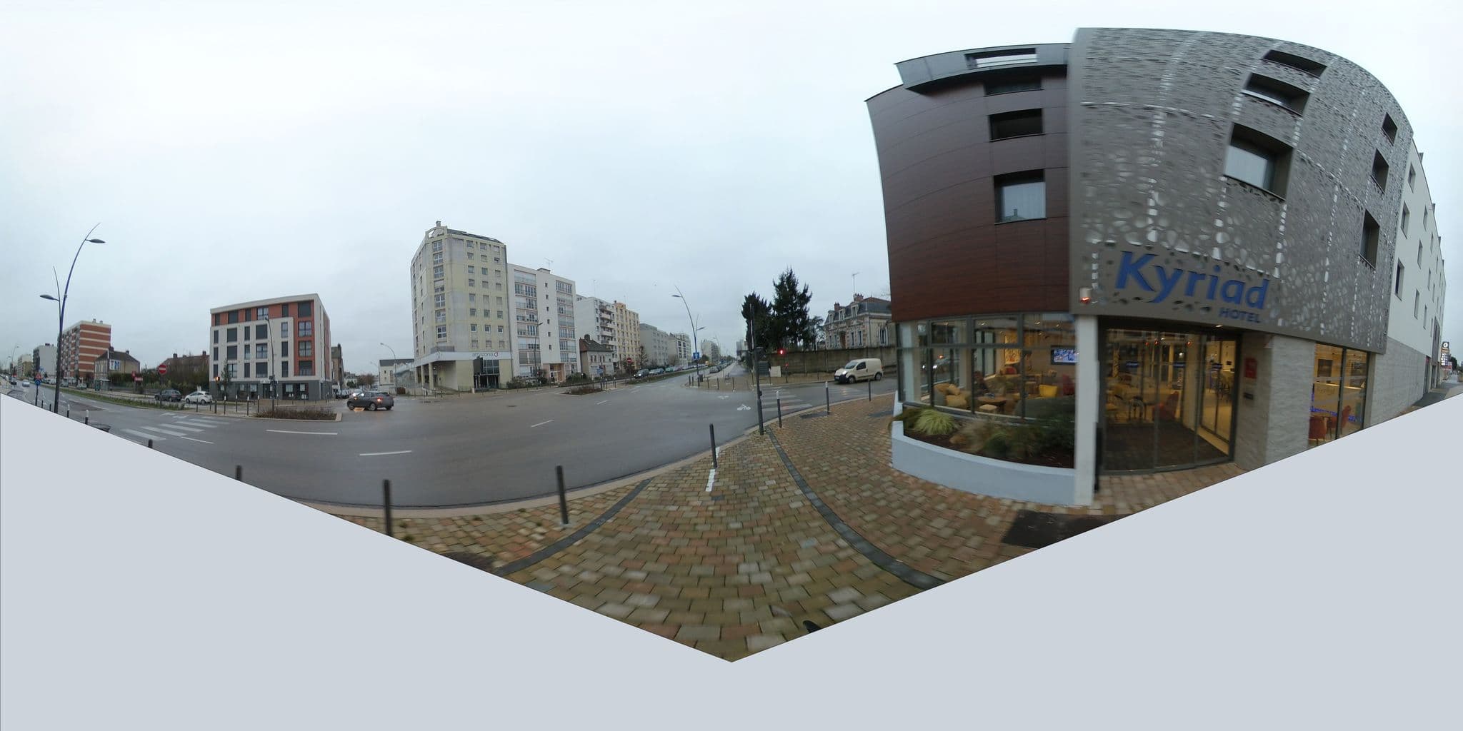 Street view near Kyriad, Troyes — © zouzou (CC BY-SA · Mapillary)