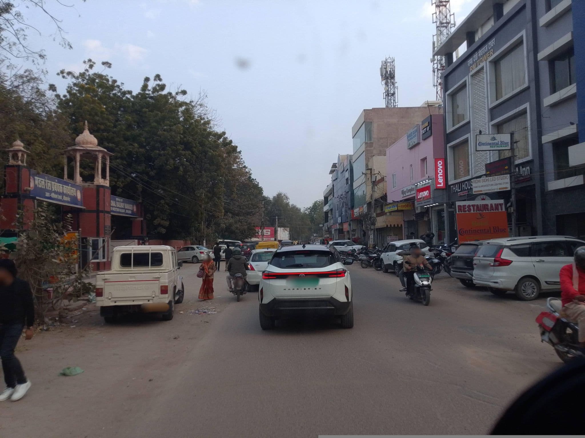 Street view near Hotel Continental Blue, Bikaner — © nileshjagtap (CC BY-SA · Mapillary)