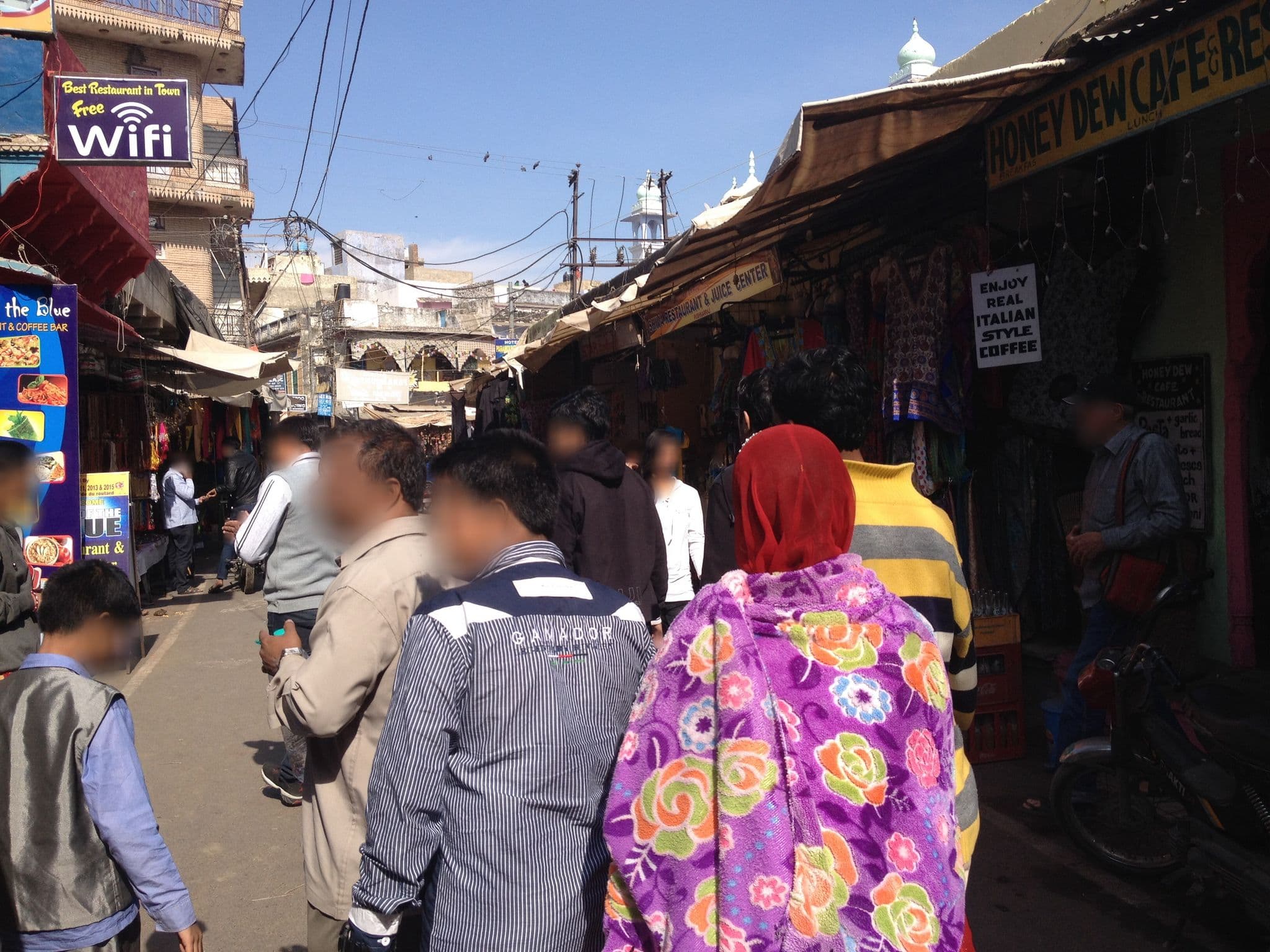 Street view near Bharatpur Palace, Pushkar — © elisetufvesson (CC BY-SA · Mapillary)