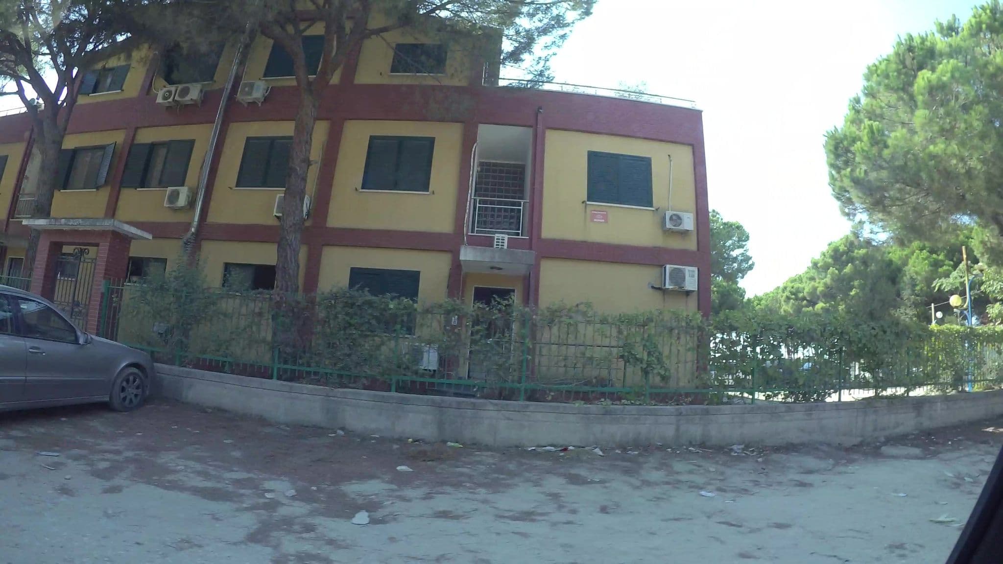Street view near Rio Palace, Rrashbull — © kaart_3 (CC BY-SA · Mapillary)