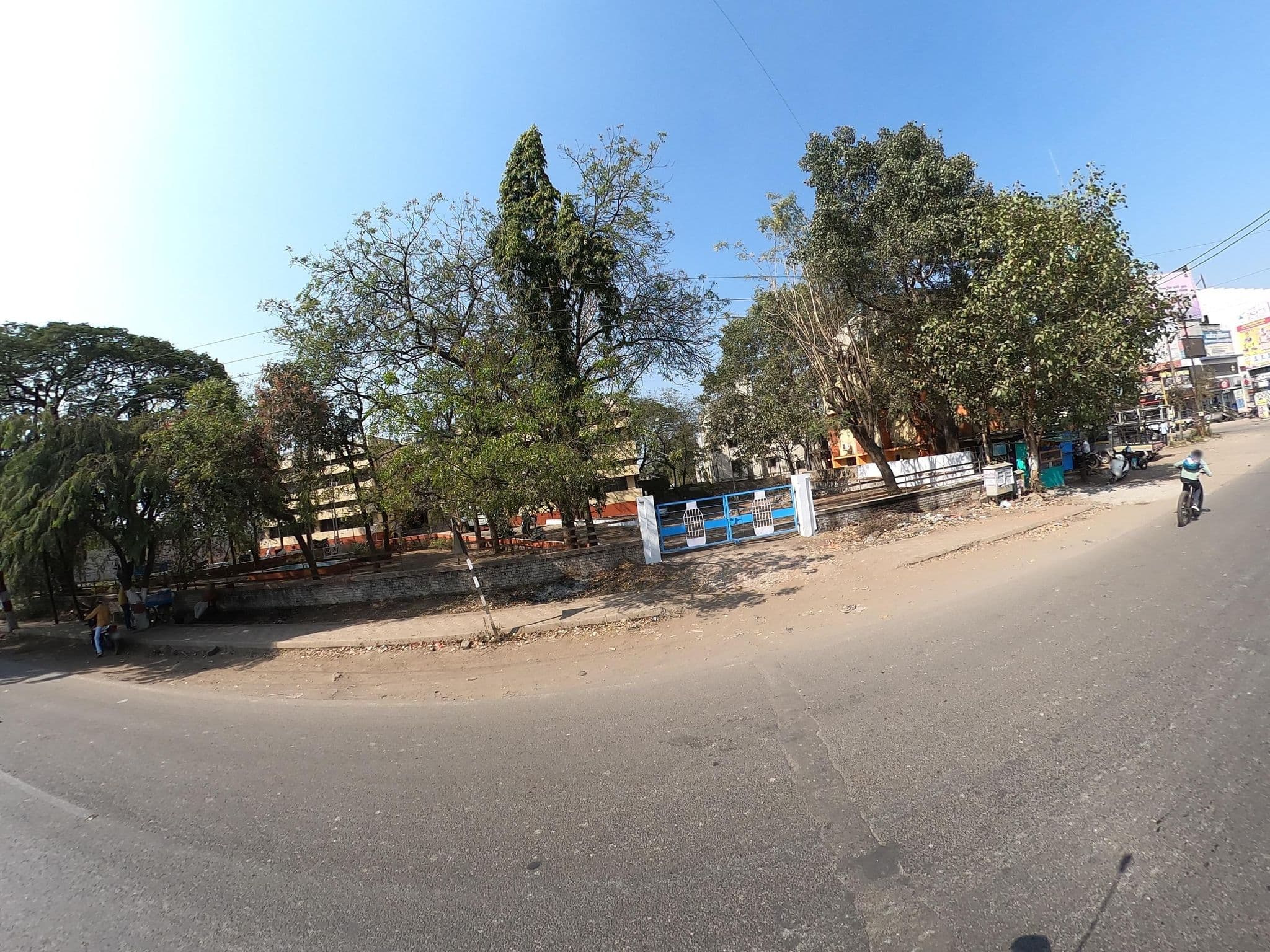 Street view near Shripad Lodging, Aurangabad — © HimanshuDeshpande (CC BY-SA · Mapillary)