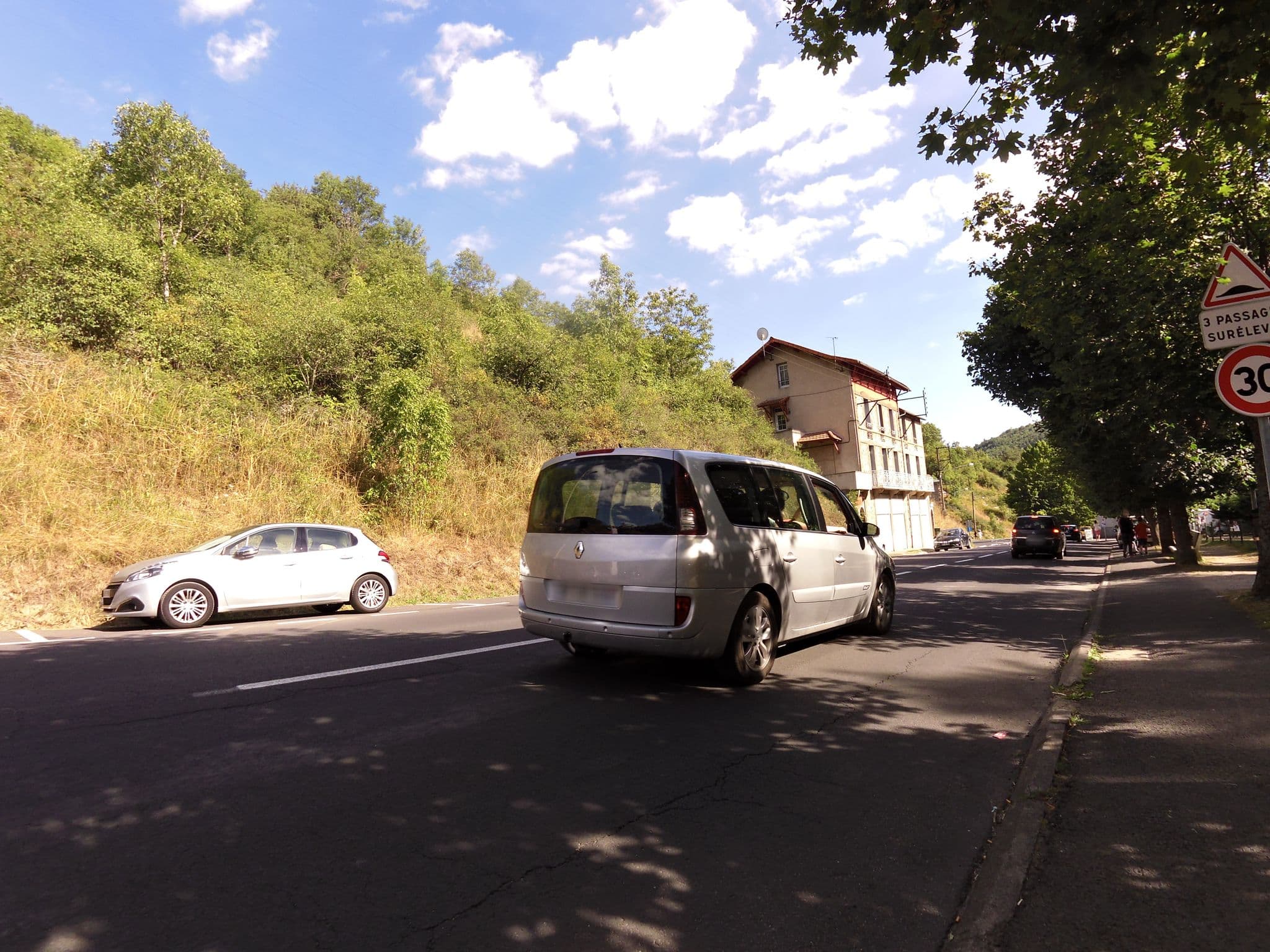Street view near Saint-Nectaire, Aydat — © balooval (CC BY-SA · Mapillary)