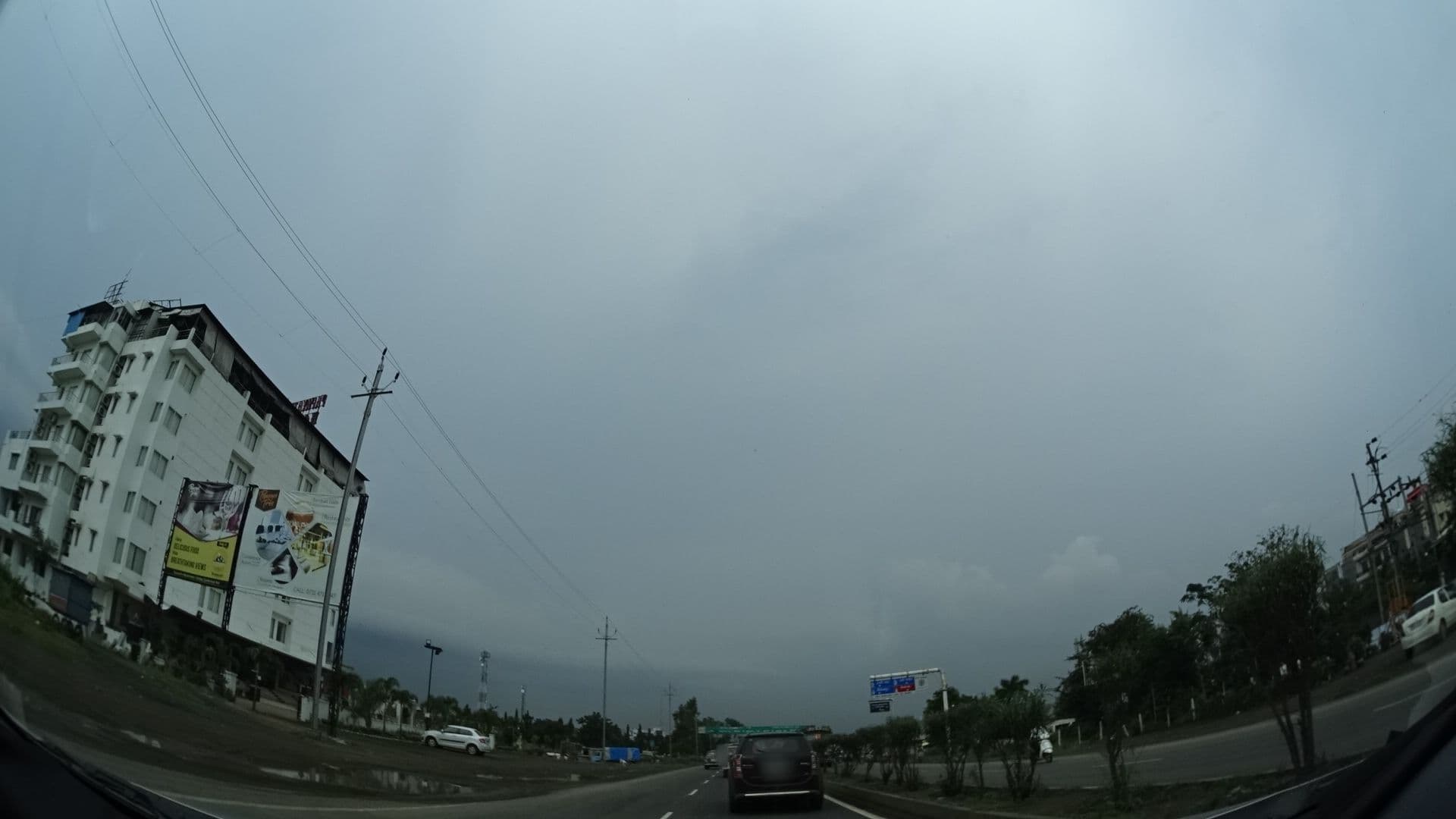Street view near Papaya Tree Hotel, Rāvu — © geohacker (CC BY-SA · Mapillary)