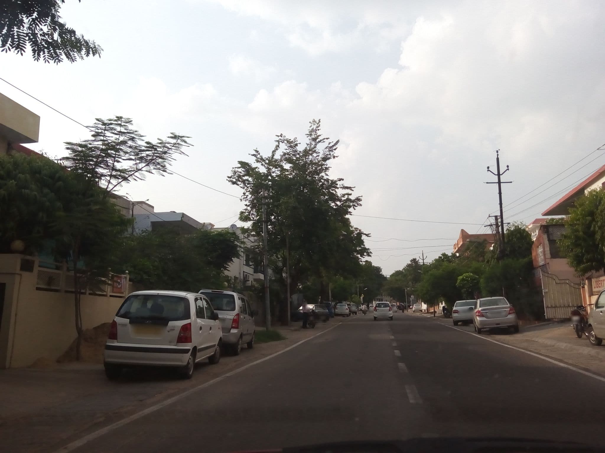Street view near Ratan Niwas, Jaipur — © thejeshgn (CC BY-SA · Mapillary)