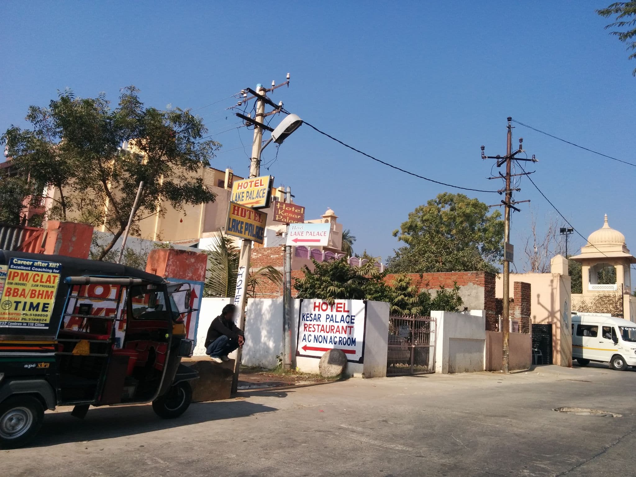 Street view near 7 Apple Hotel, Ākera — © sashazykov (CC BY-SA · Mapillary)