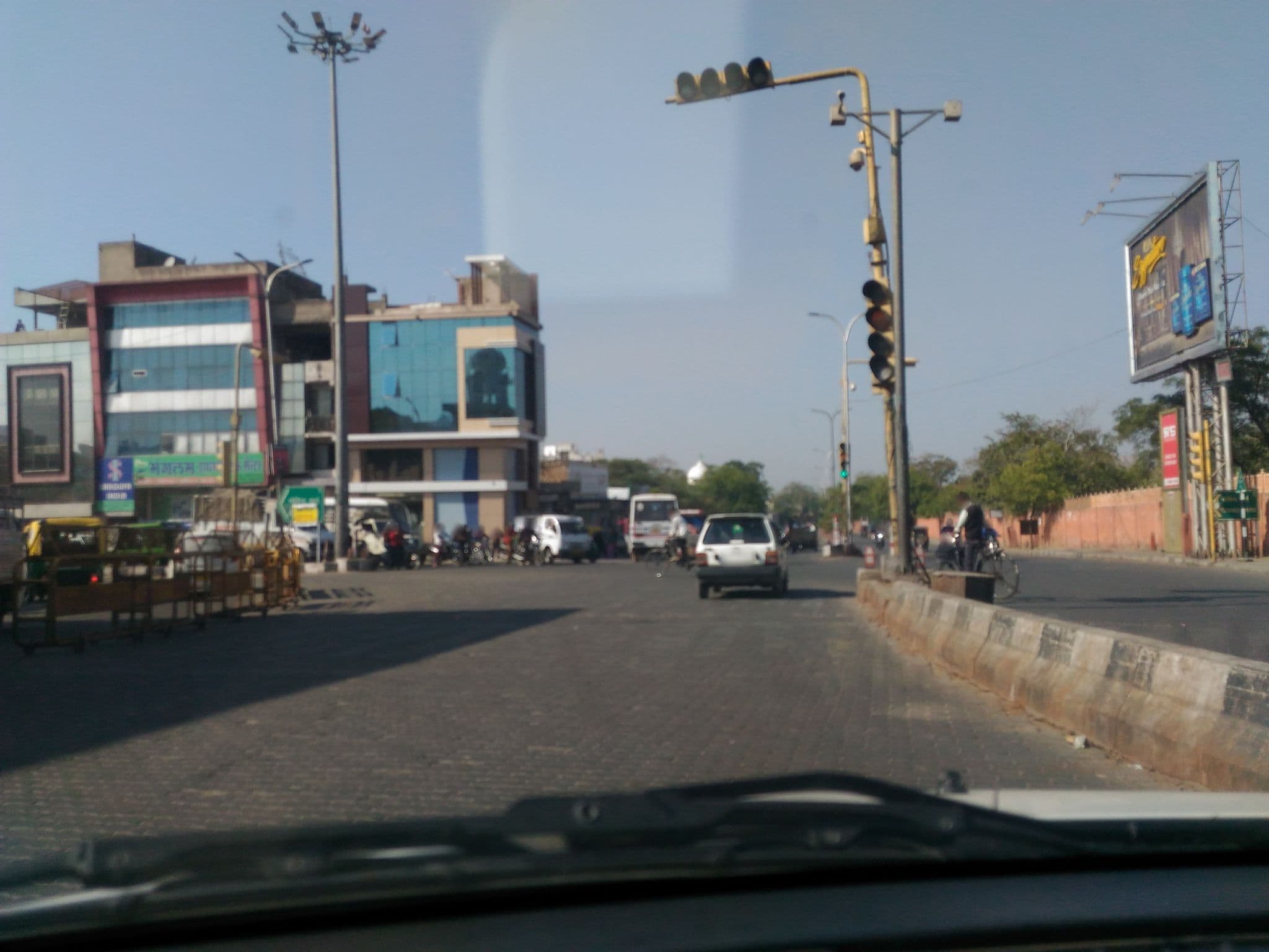 Street view near Hotel Jypore, Jaipur — © yogi (CC BY-SA · Mapillary)