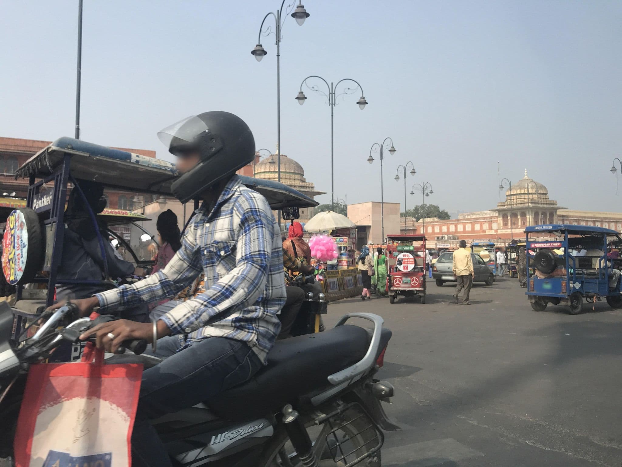 Street view near Hotel Khandaka Mahal, Jaipur — © miguel_andrade (CC BY-SA · Mapillary)