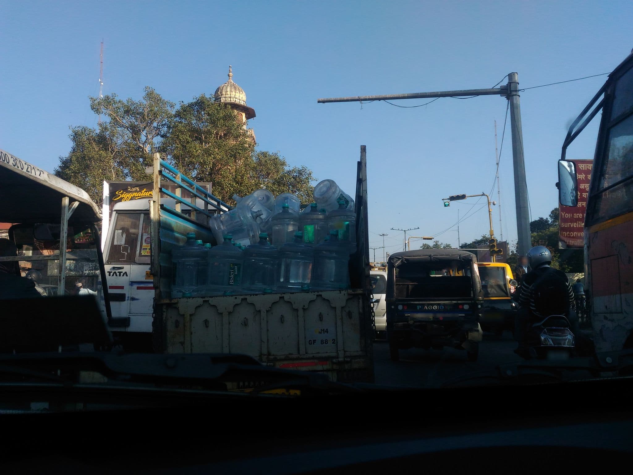 Street view near Hotel Fly View, Jaipur — © yogi (CC BY-SA · Mapillary)