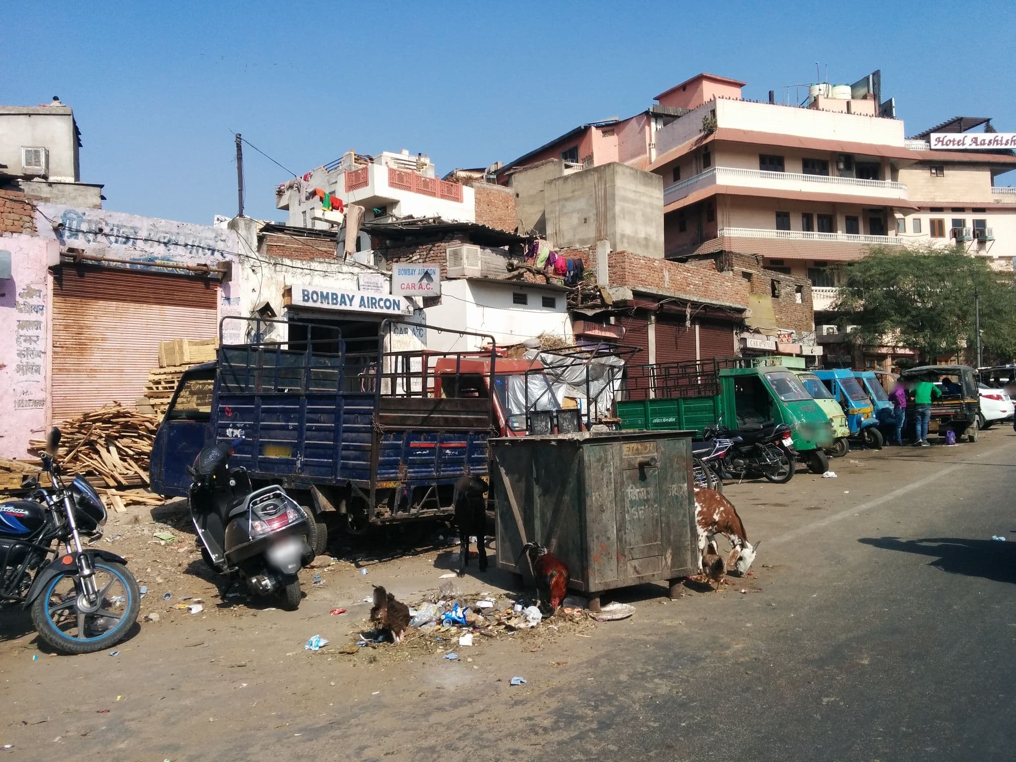 Street view near Home Away From Home, Jaipur — © sashazykov (CC BY-SA · Mapillary)