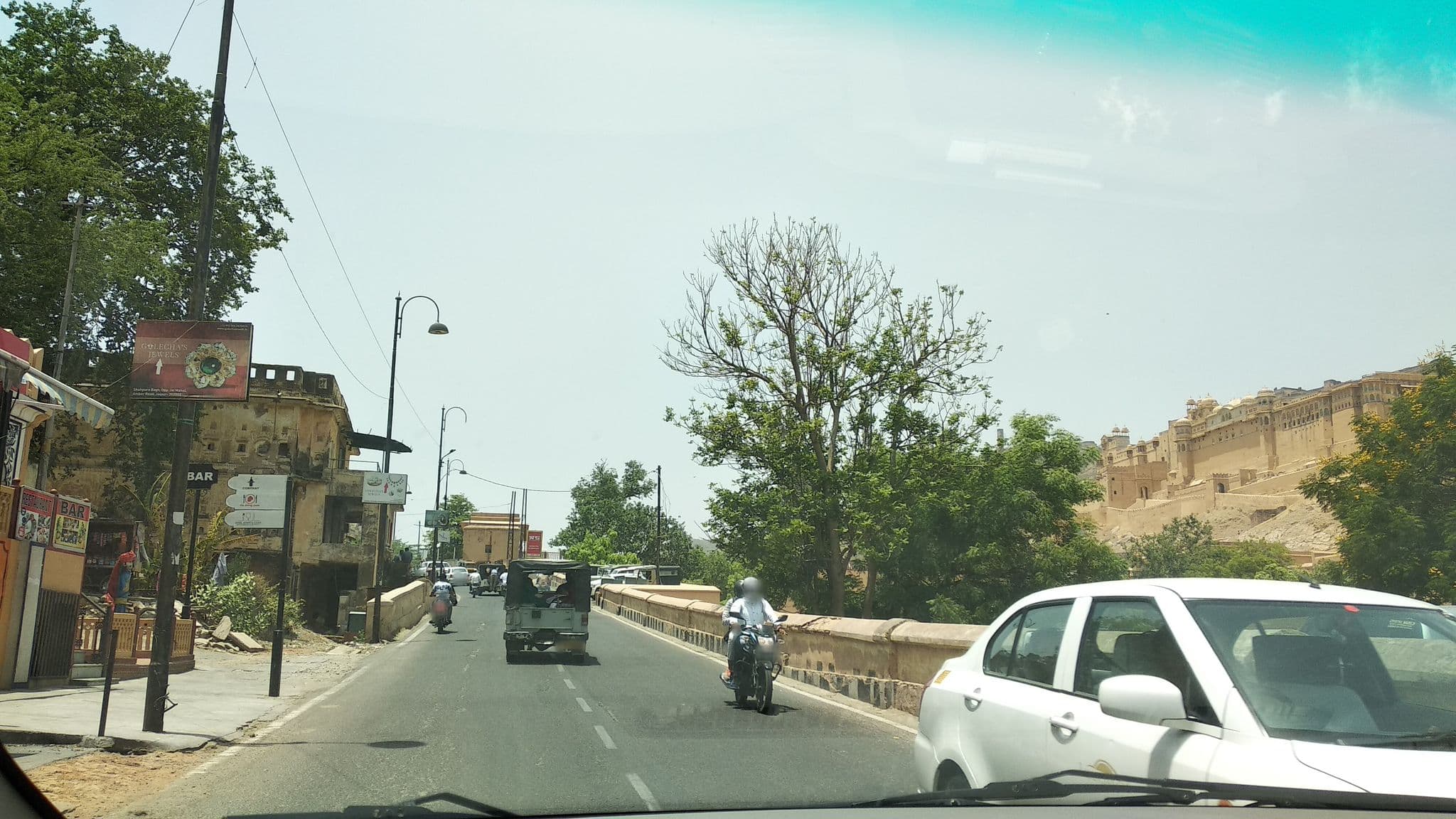 Street view near OYO 14537 Hotel Amer Haveli, Ākera — © boracasli (CC BY-SA · Mapillary)