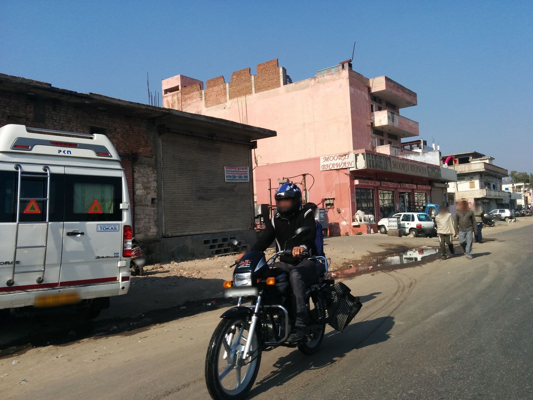 Street view near Hotel Jaipur Kothi, Jaipur — © sashazykov (CC BY-SA · Mapillary)