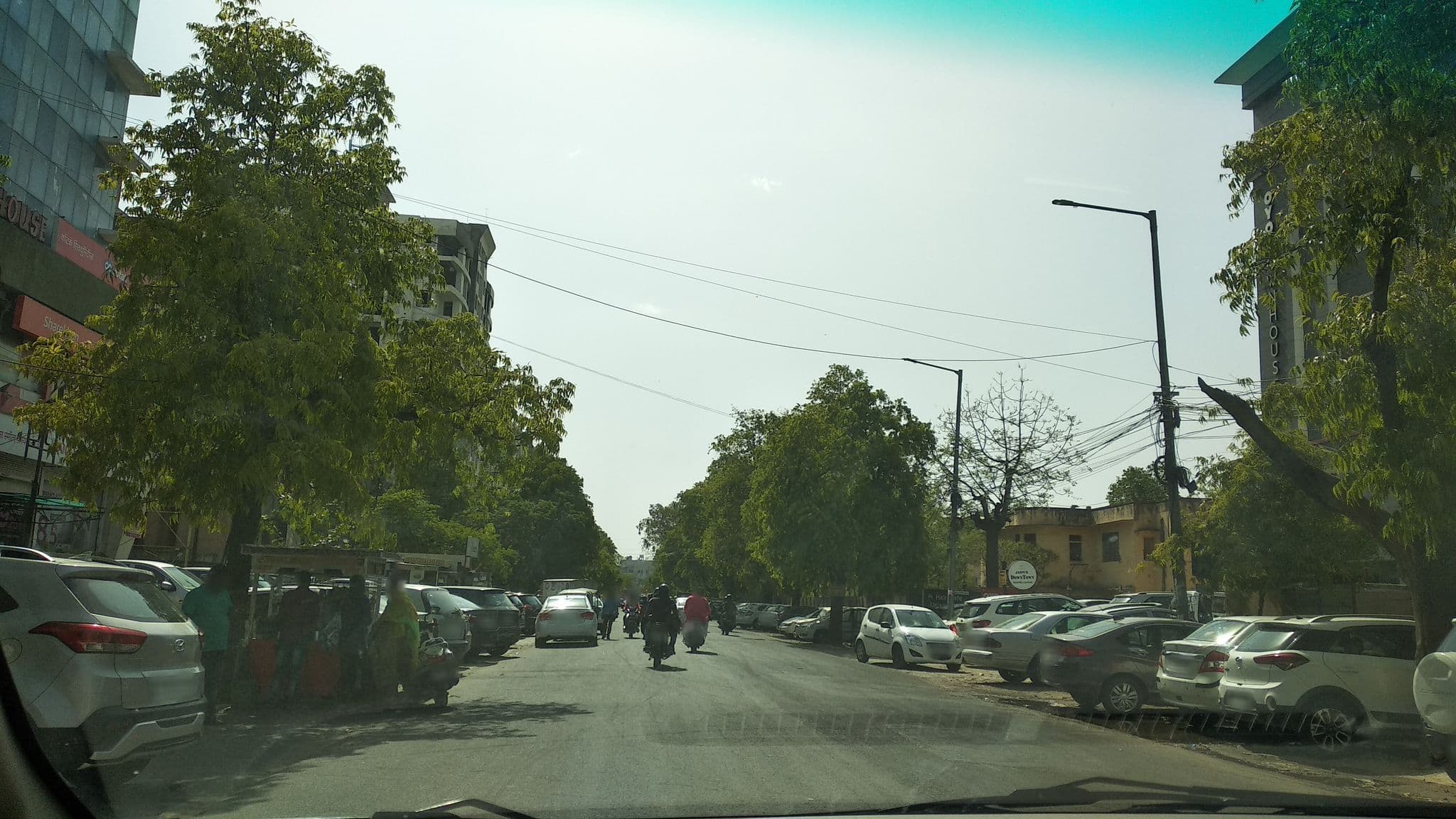 Street view near Le Geand Hotel, Jaipur — © boracasli (CC BY-SA · Mapillary)