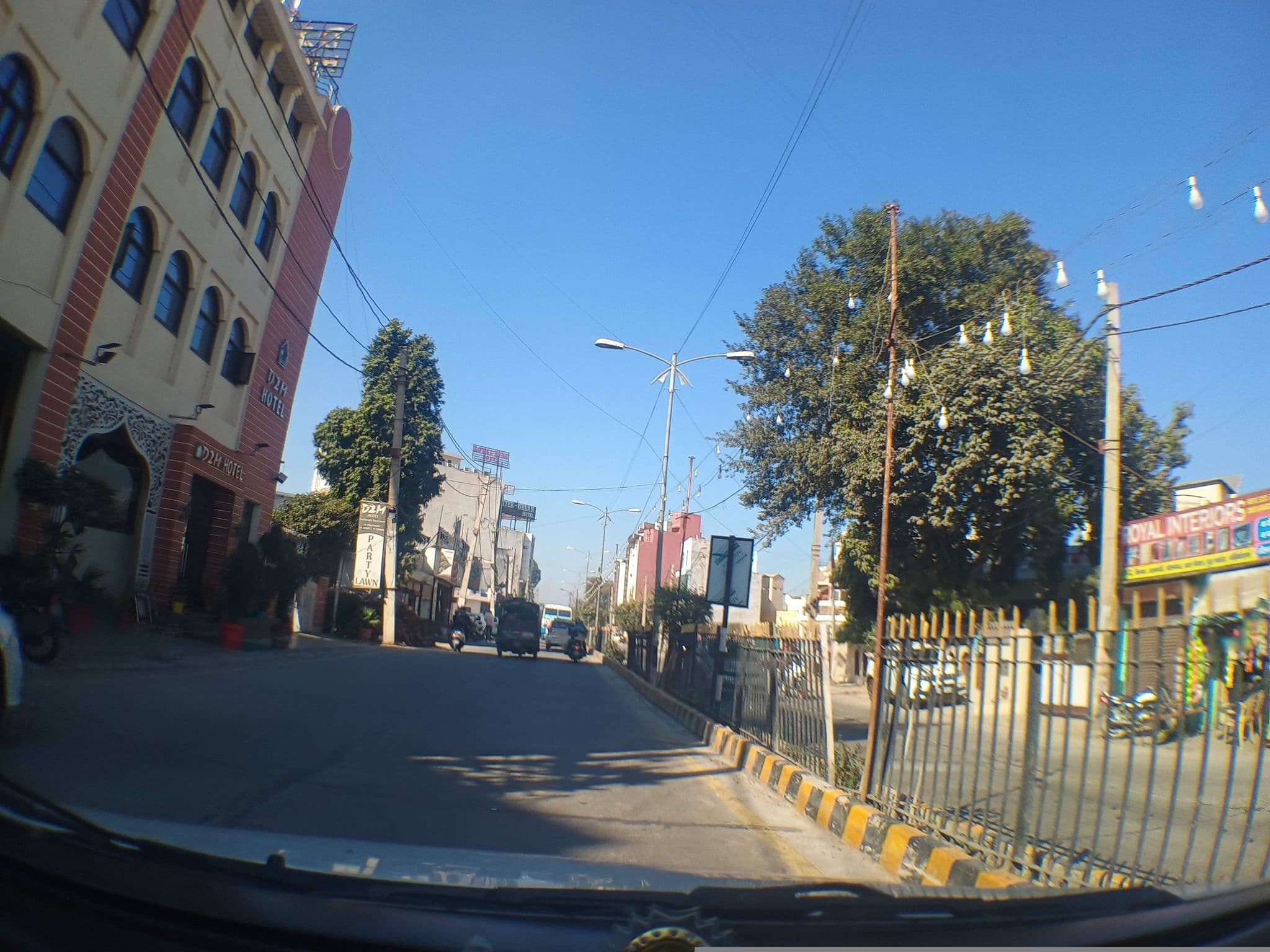 Street view near D2m Hotel, Rohtak — © Pardeep87042 (CC BY-SA · Mapillary)