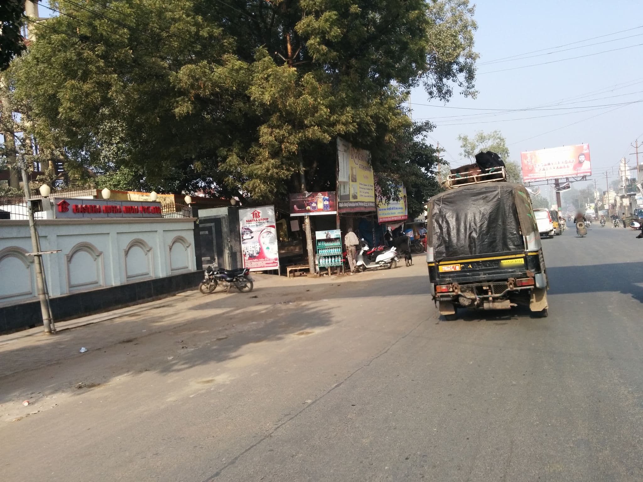 Street view near Hotel Basera Brij Bhoomi, Vrindāvan — © sashazykov (CC BY-SA · Mapillary)
