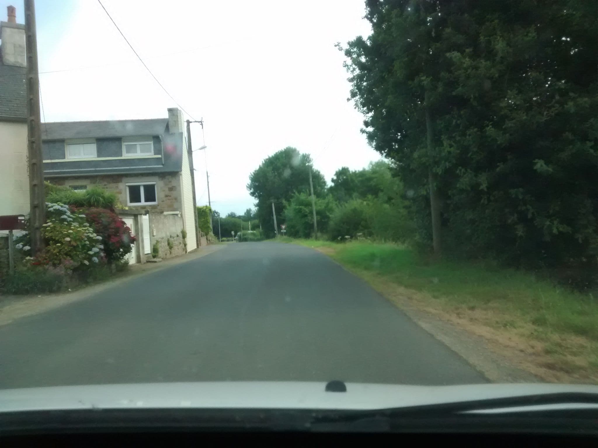 Street view near Camping de la Vallée du Dourdu, Louannec — © mgageo (CC BY-SA · Mapillary)