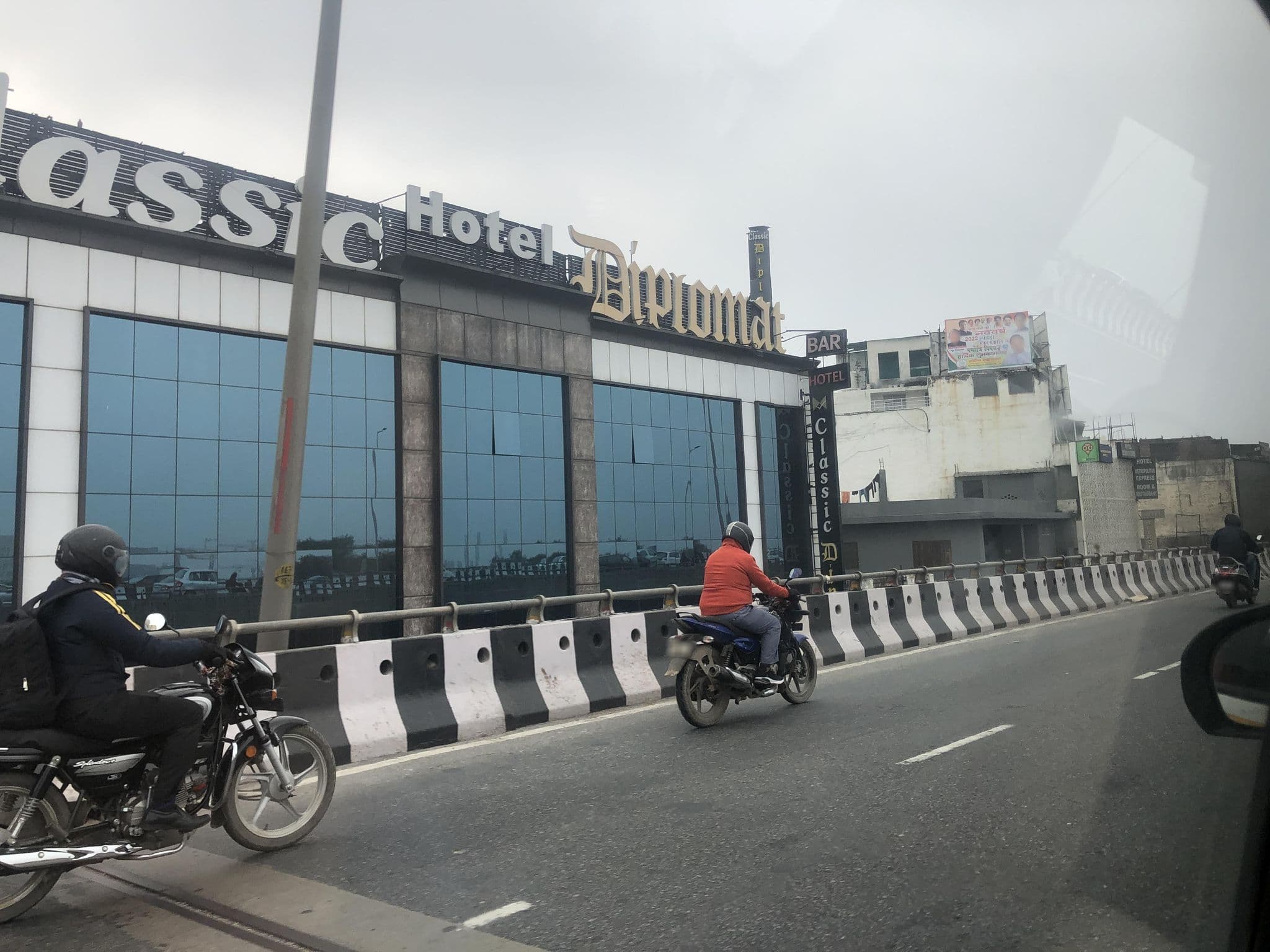 Street view near OYO 8404 Hotel Aerofly, Malakpur Kohi Rangpur — © mapworm88 (CC BY-SA · Mapillary)