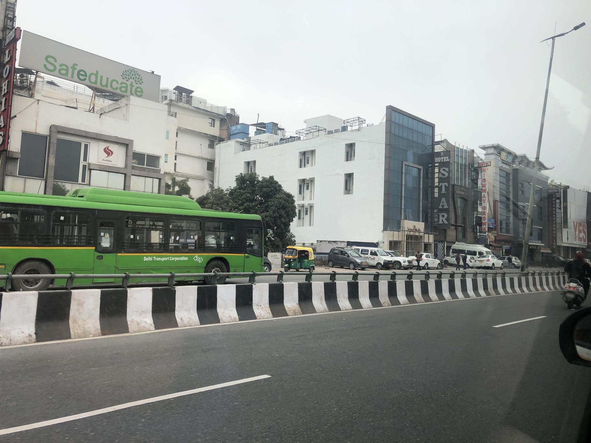 Street view near Hotel Lohias New Delhi, Malakpur Kohi Rangpur — © mapworm88 (CC BY-SA · Mapillary)