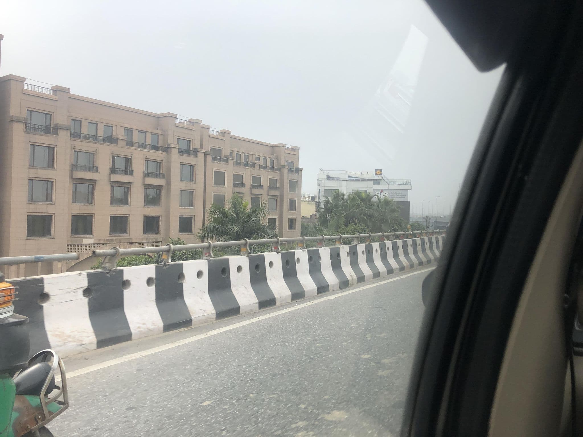 Street view near Nyc Cafe Radisson Blu New Delhi, Malakpur Kohi Rangpur — © mapworm88 (CC BY-SA · Mapillary)