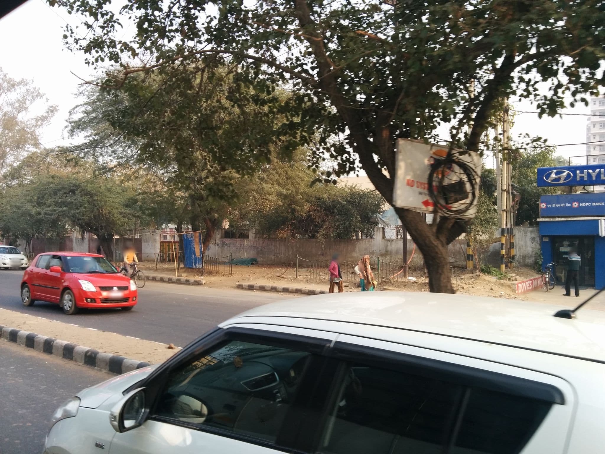Street view near Hotel Dove's Inn, Gurugram — © sashazykov (CC BY-SA · Mapillary)