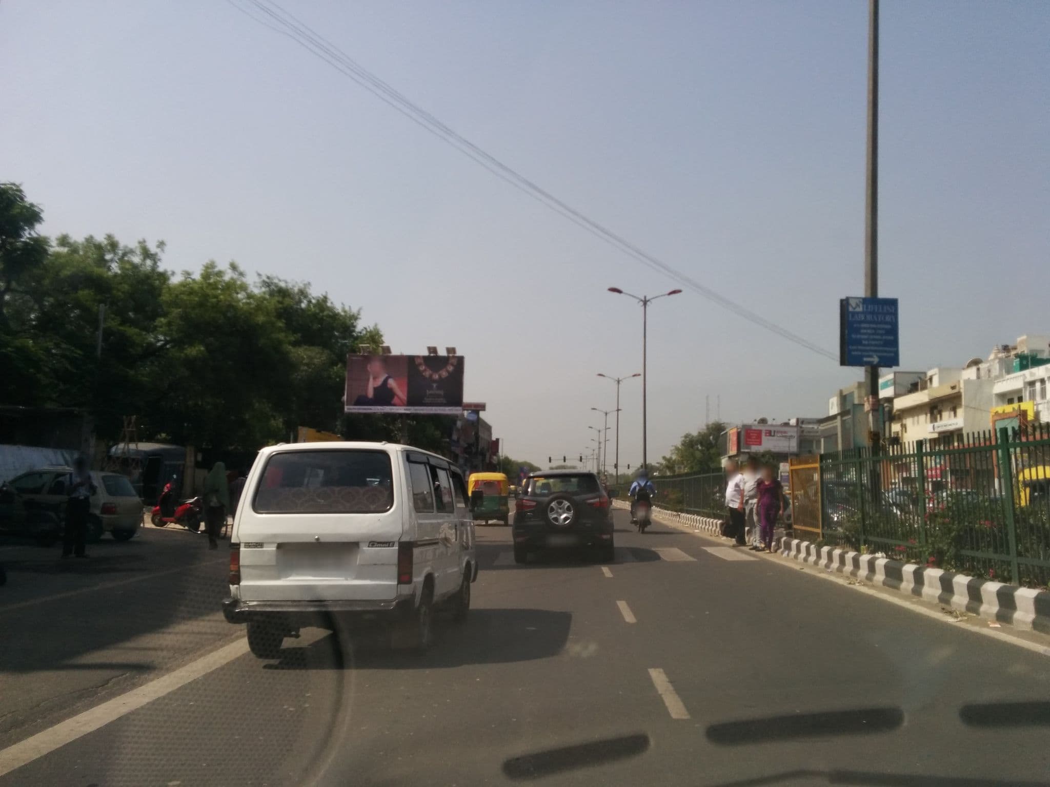 Street view near Welcome Guest House, Saiyad-ul-ajaib — © sashazykov (CC BY-SA · Mapillary)