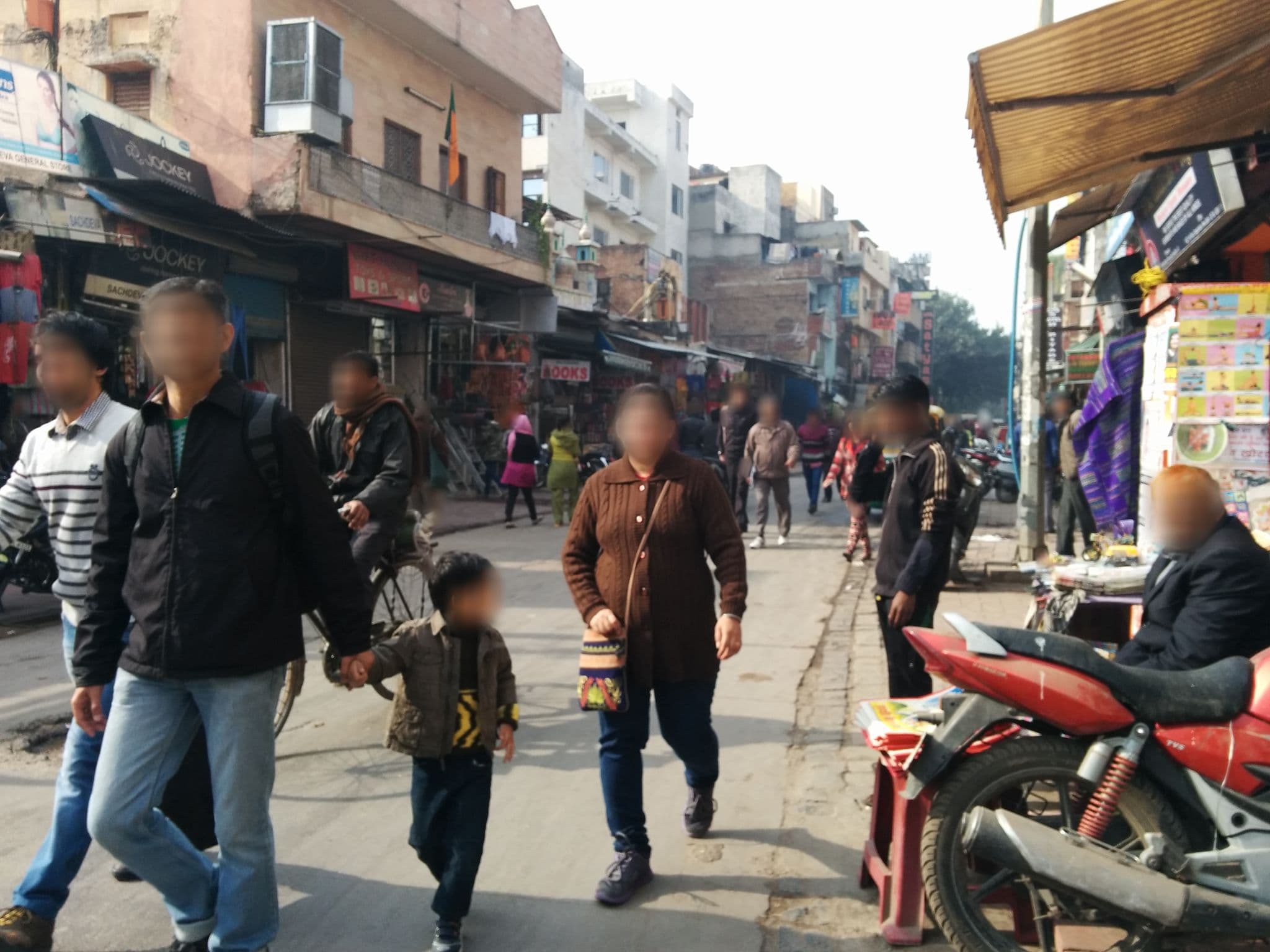 Street view near Apple Villa, New Delhi — © sashazykov (CC BY-SA · Mapillary)