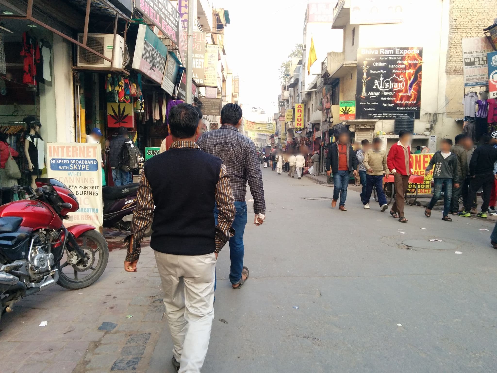Street view near Sahara International Deluxe Hotel, New Delhi — © sashazykov (CC BY-SA · Mapillary)