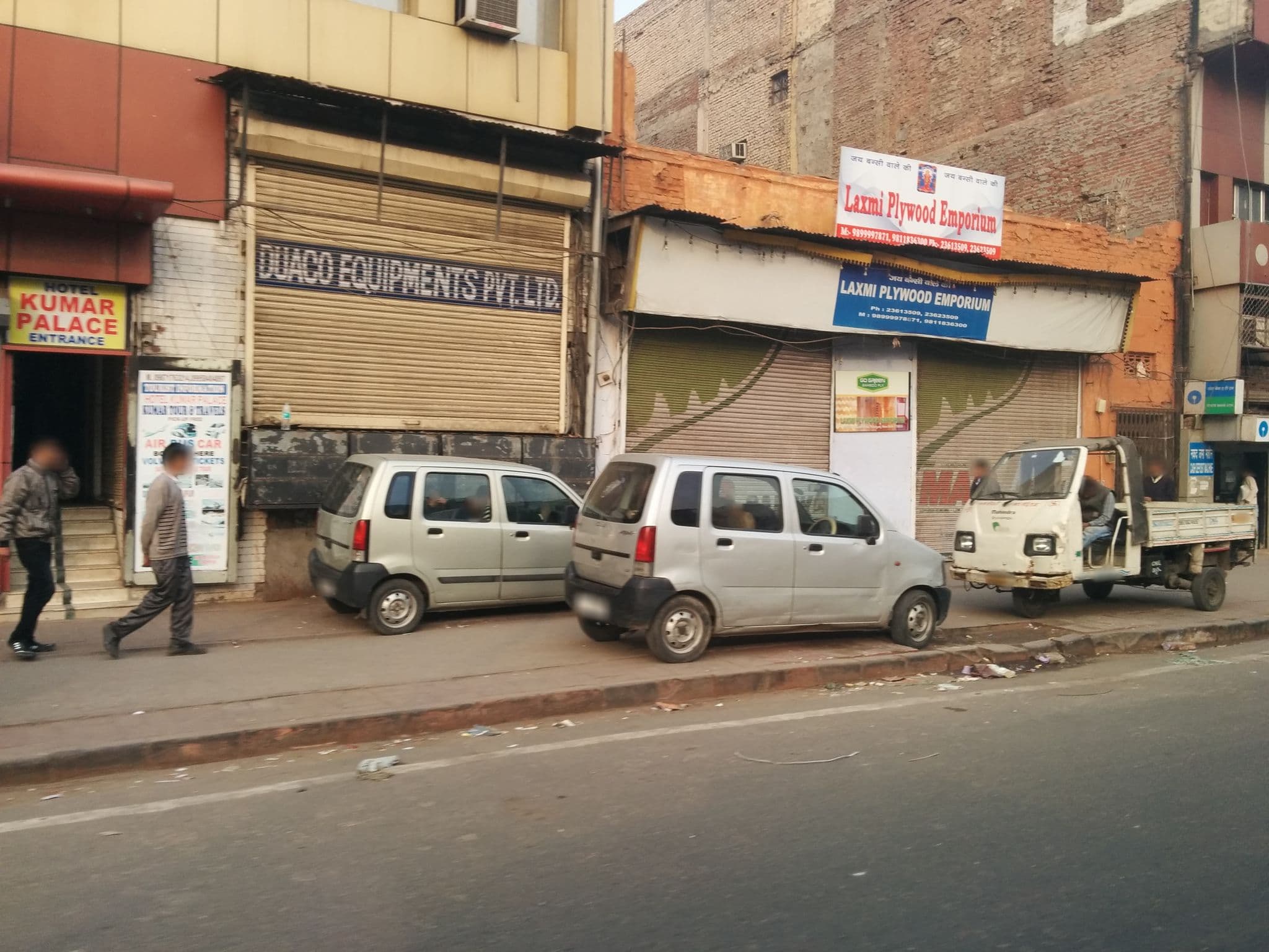 Street view near Hotal Kumar Palace, Delhi — © sashazykov (CC BY-SA · Mapillary)