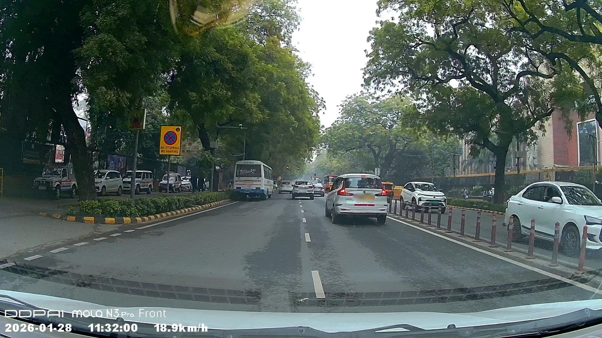 Street view near Park Hotel, New Delhi — © Ibigrp (CC BY-SA · Mapillary)