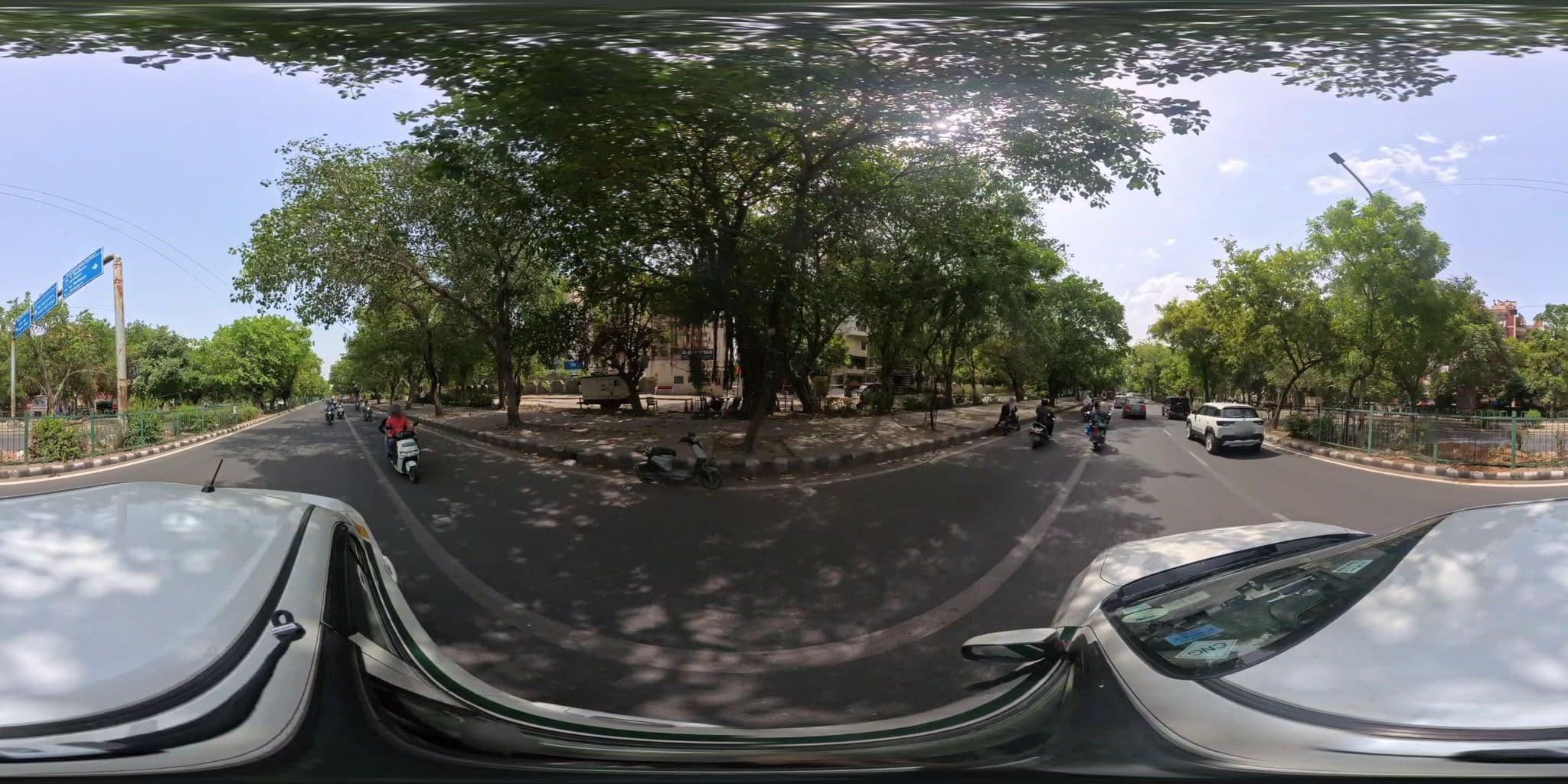 Street view near Park Plaza, Raja Pur Khurd — © skysign (CC BY-SA · Mapillary)