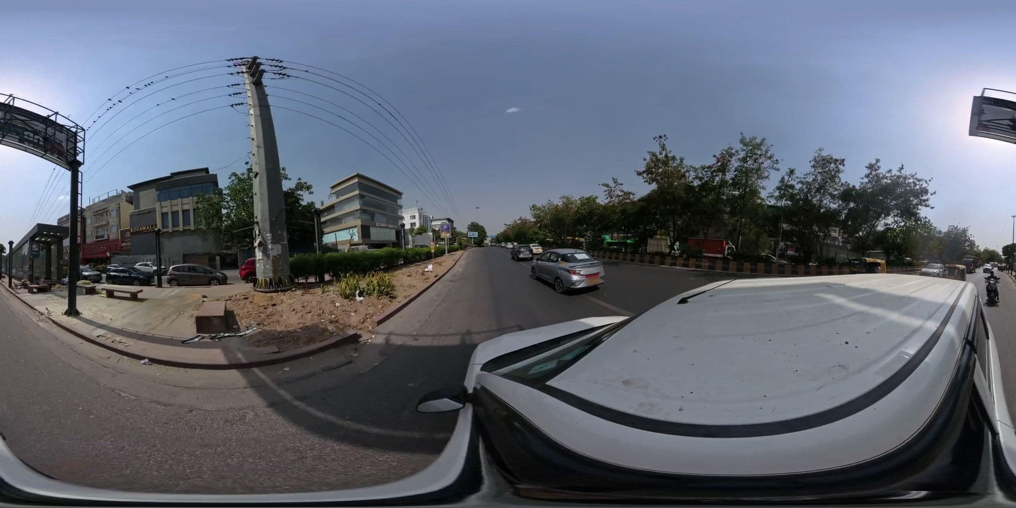 Street view near Hotel Diplomat Residency, Kotla Mahigiran — © skysign (CC BY-SA · Mapillary)